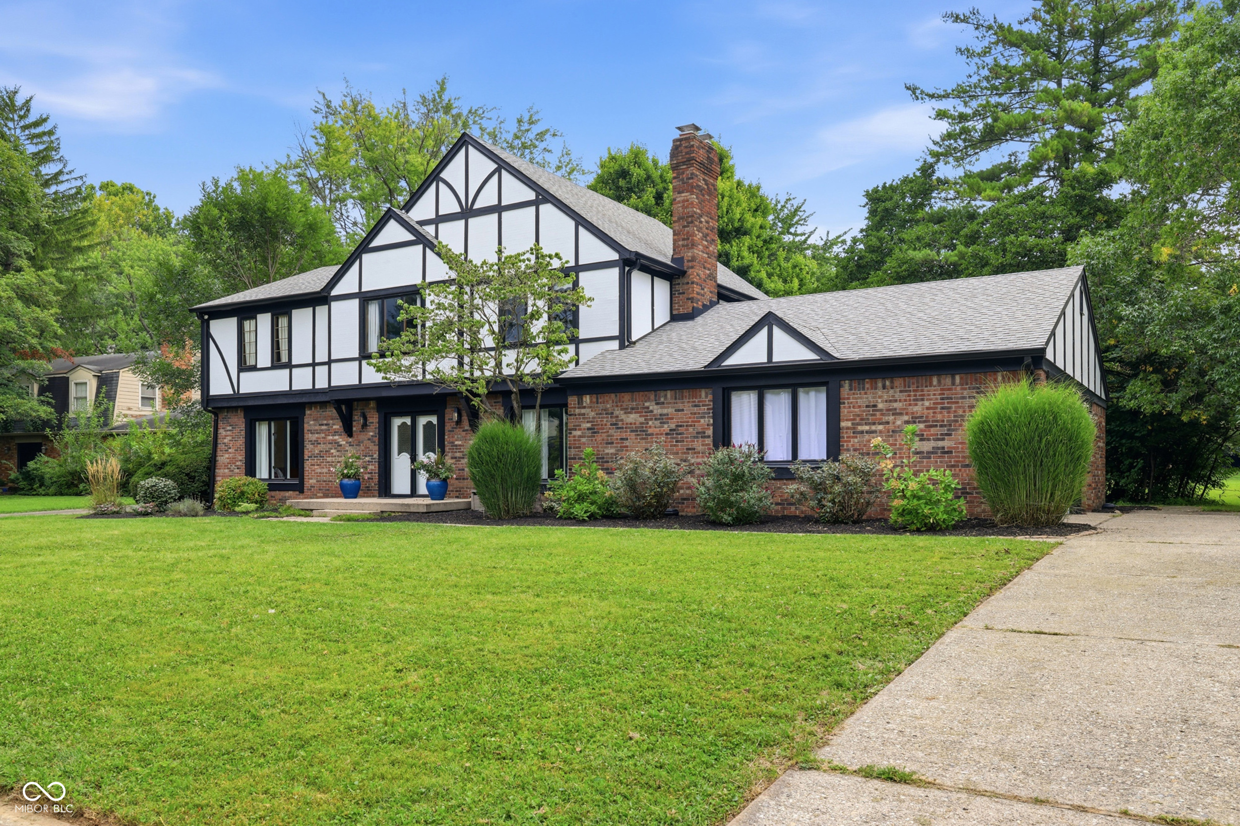 2nd image of 4428 Briarwood Dr, Indianapolis, IN 46250 | MLS# 22117697