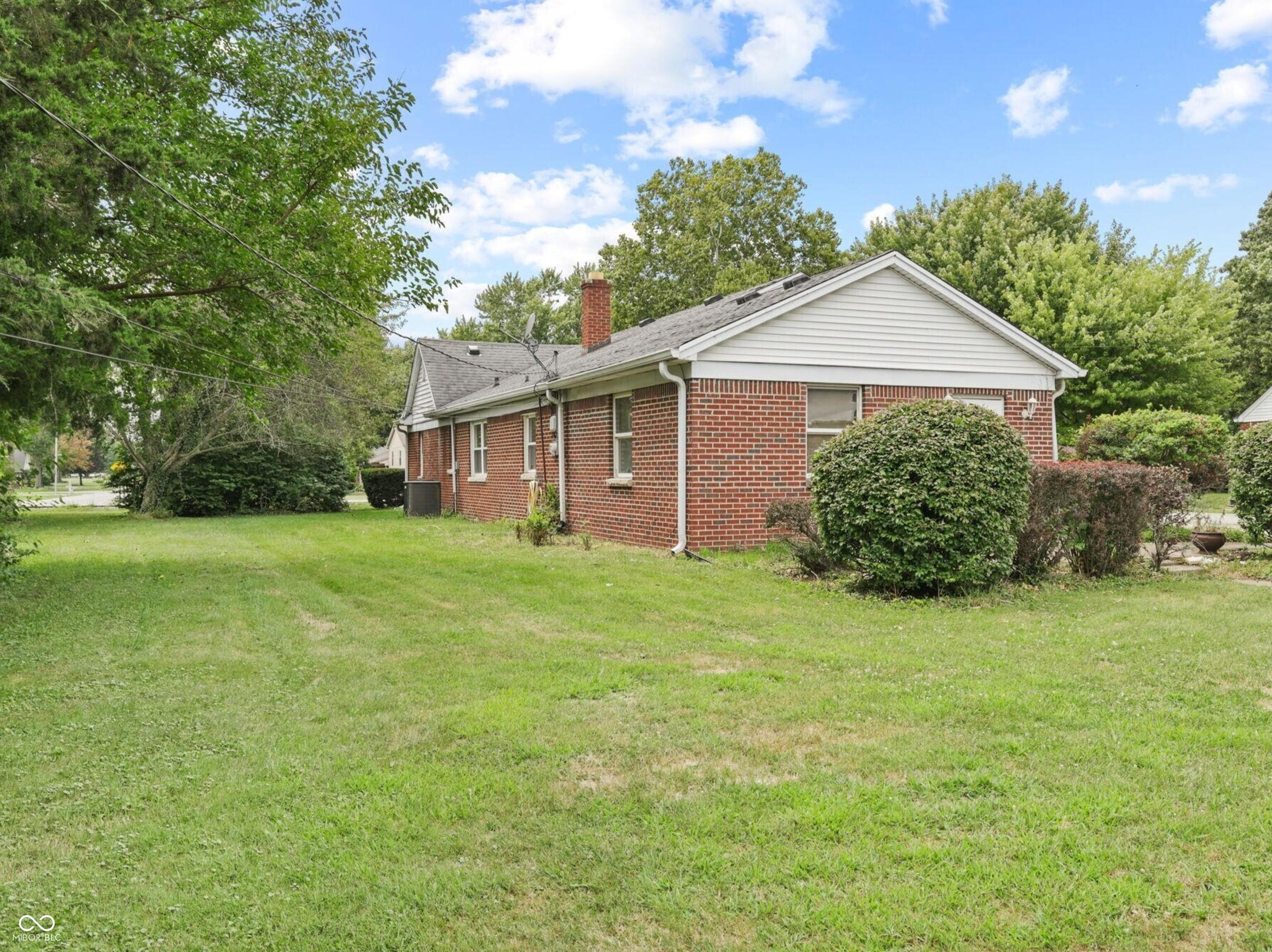 3rd image of 449 N Franklin Rd, Indianapolis, IN 46219 | MLS# 22117866