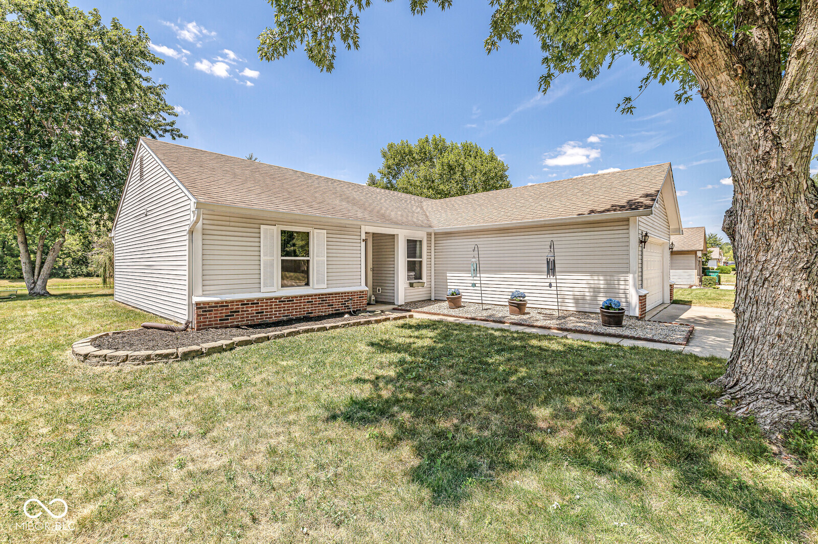 3rd image of 814 Millbrook Dr, Avon, IN 46123 | MLS# 22117902