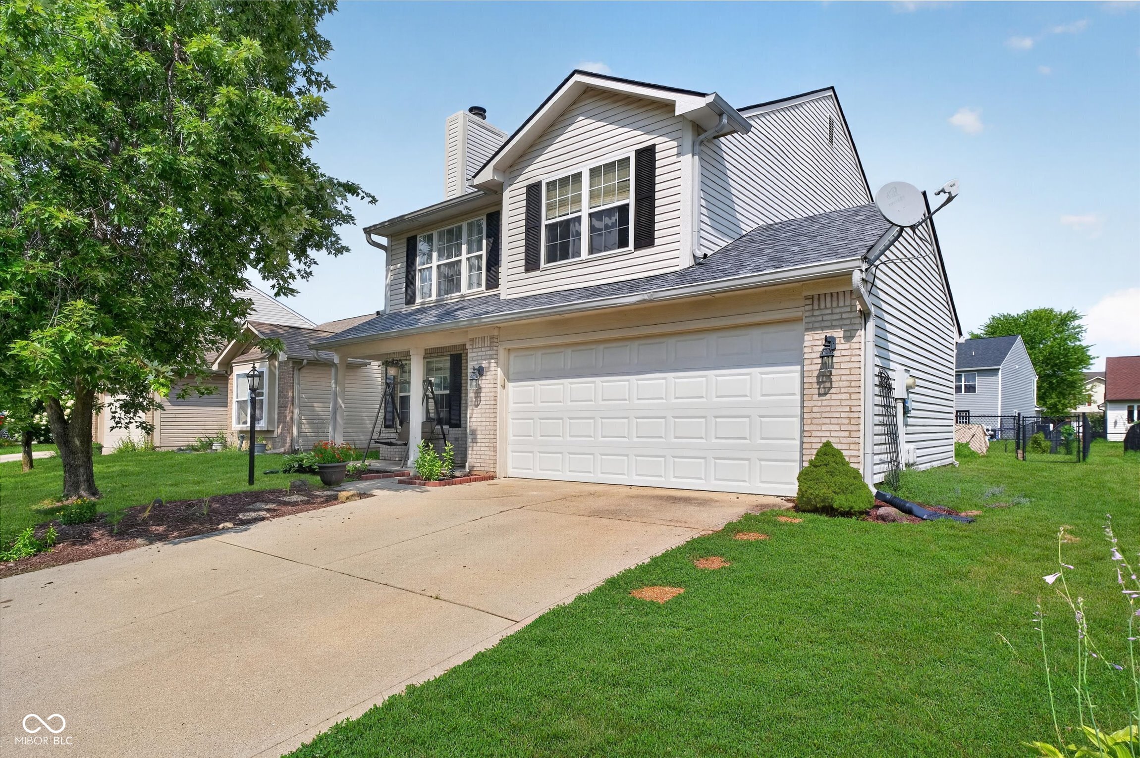 2nd image of 19316 Prairie Crossing Dr, Noblesville, IN 46062 | MLS# 22117978
