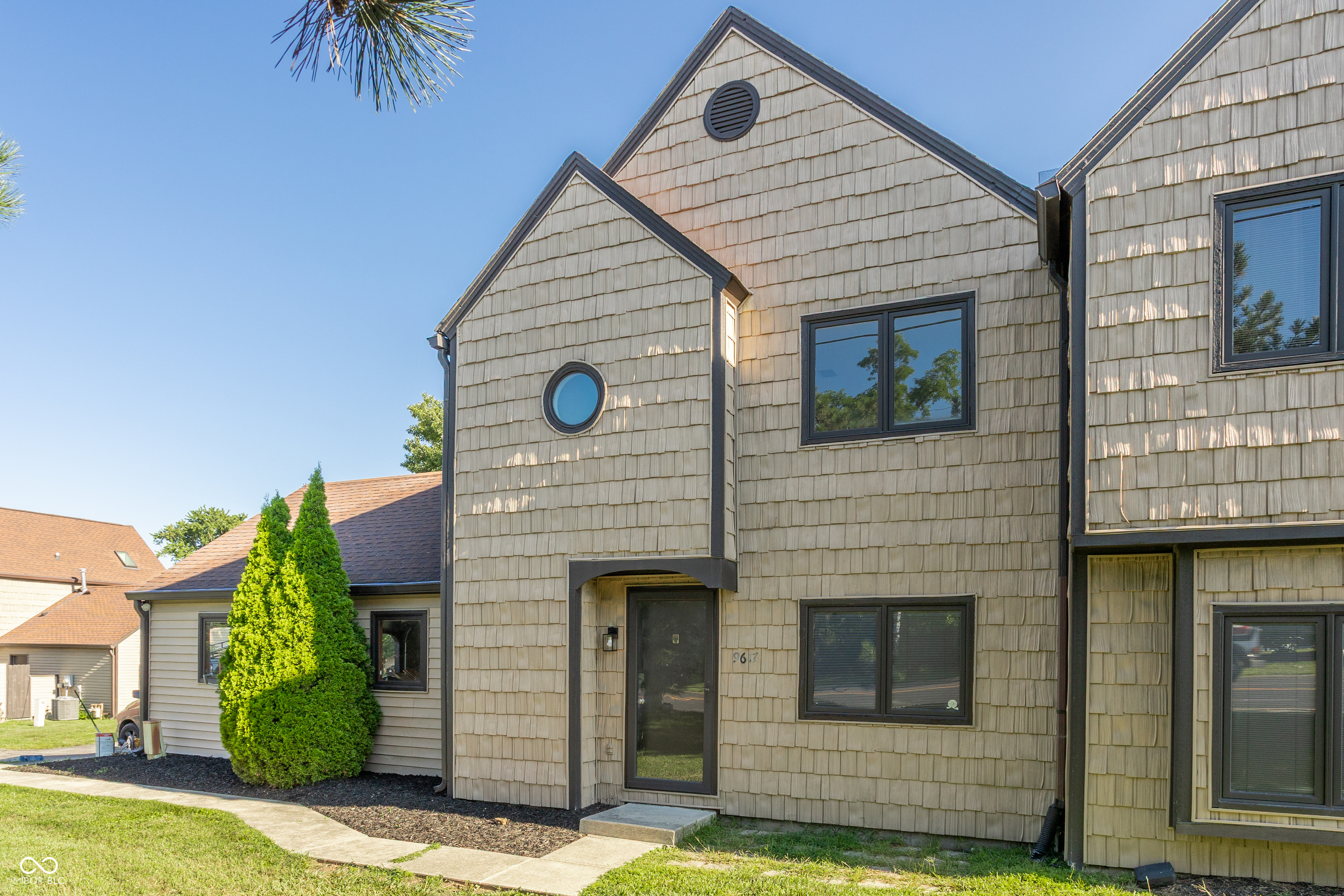 2nd image of 9617 Highgate Cir N, Indianapolis, IN 46250 | MLS# 22118119