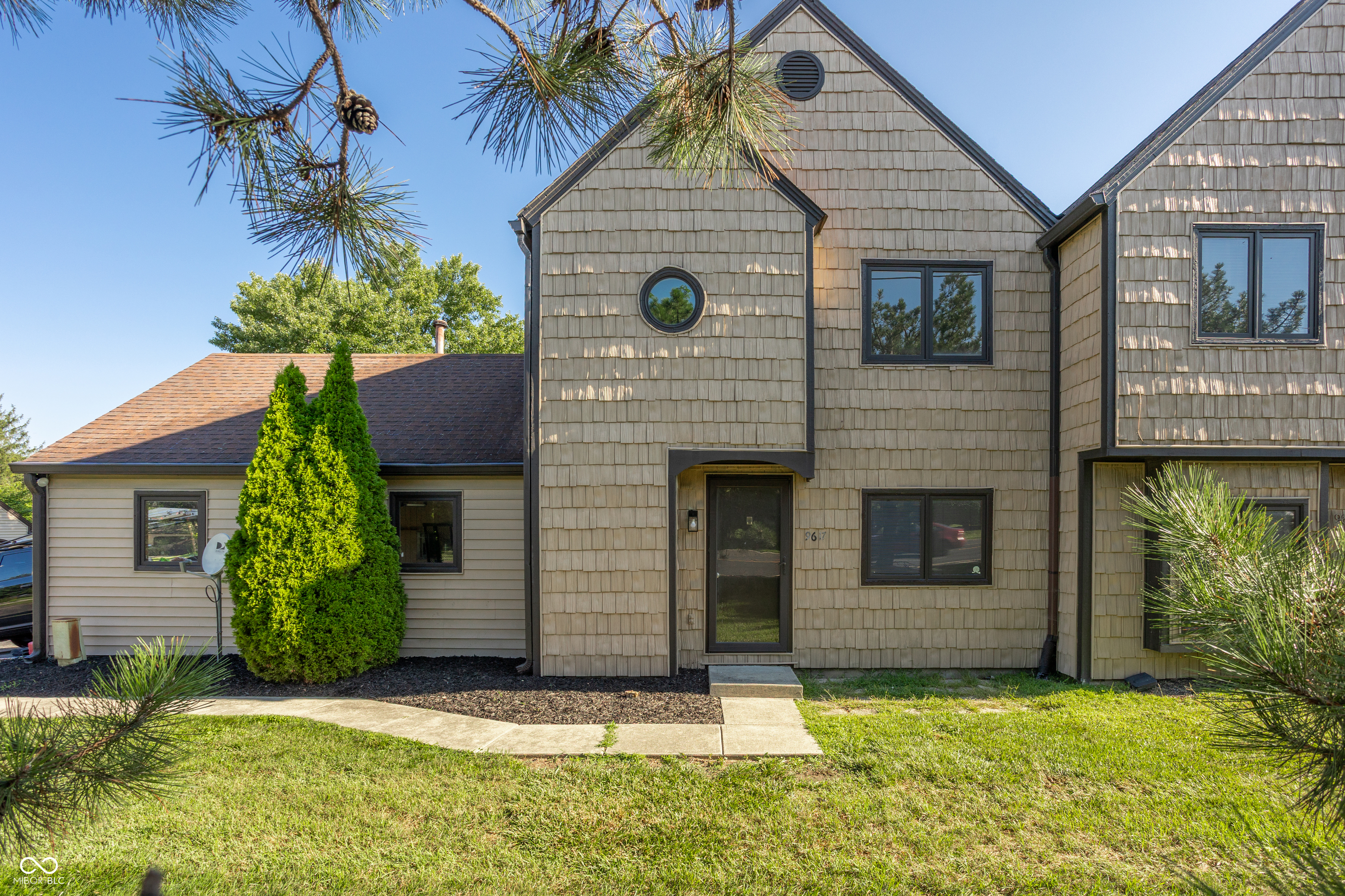 1st image of 9617 Highgate Cir N, Indianapolis, IN 46250 | MLS# 22118119