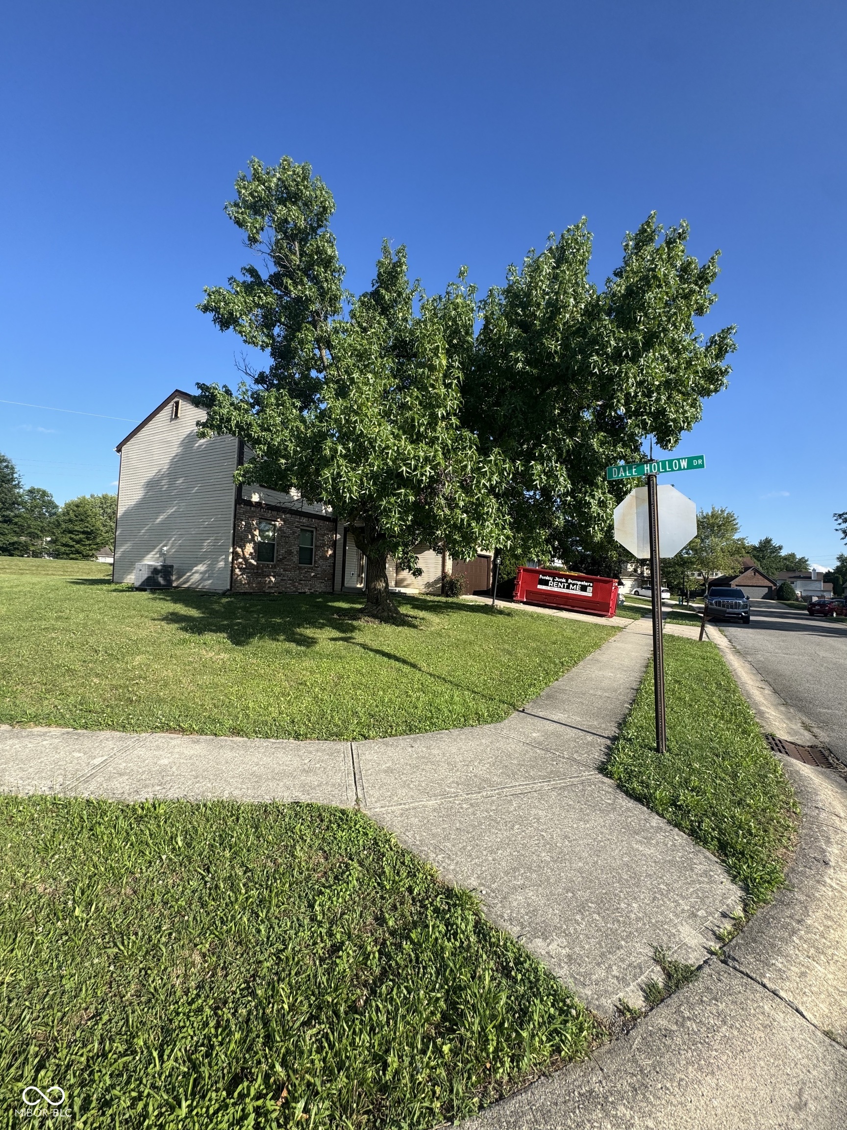 3rd image of 1129 Fontana Ct, Indianapolis, IN 46229 | MLS# 22118198