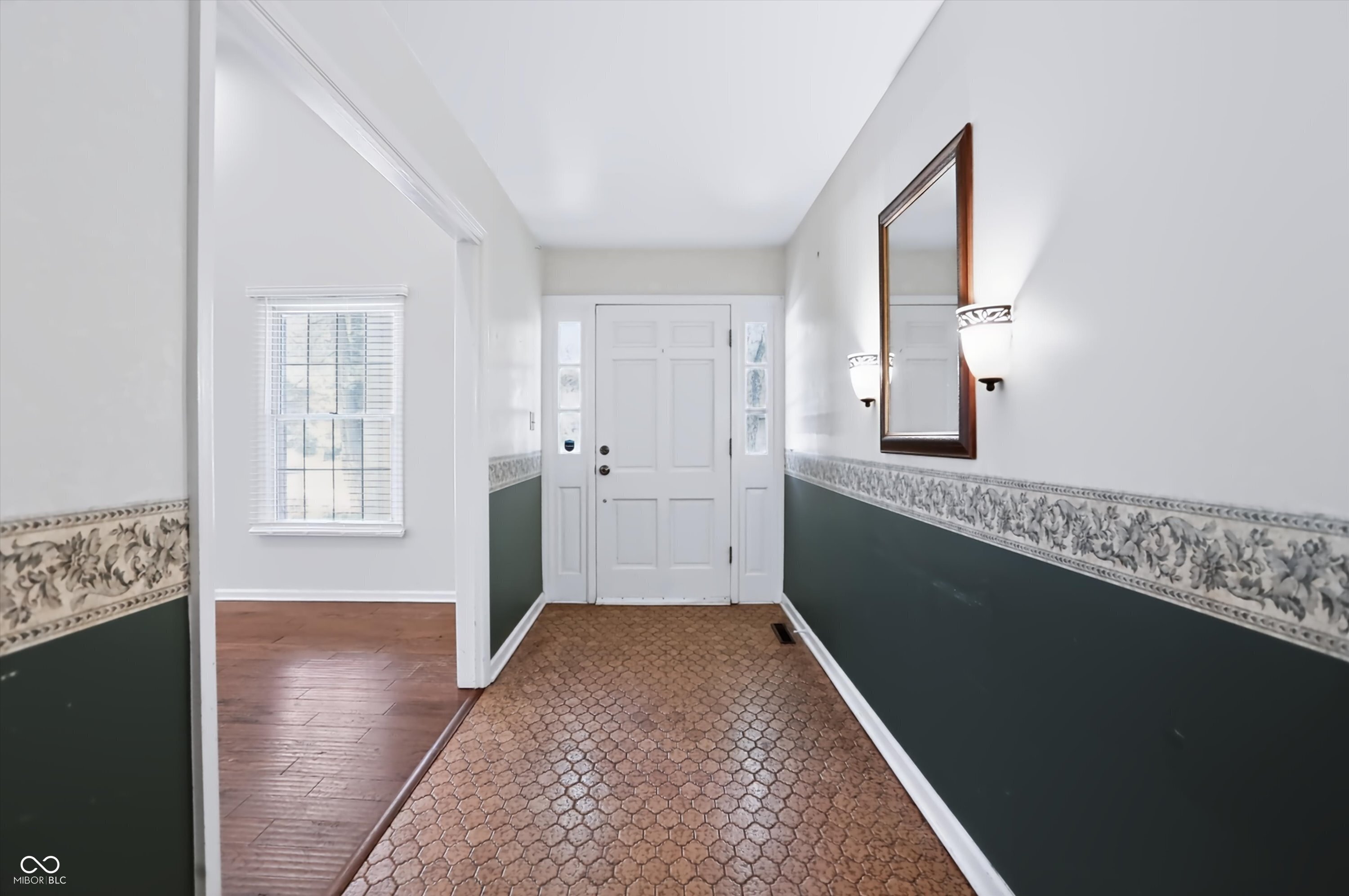 4th image of 361 S Sussex Pl, Columbus, IN 47201 | MLS# 22118215