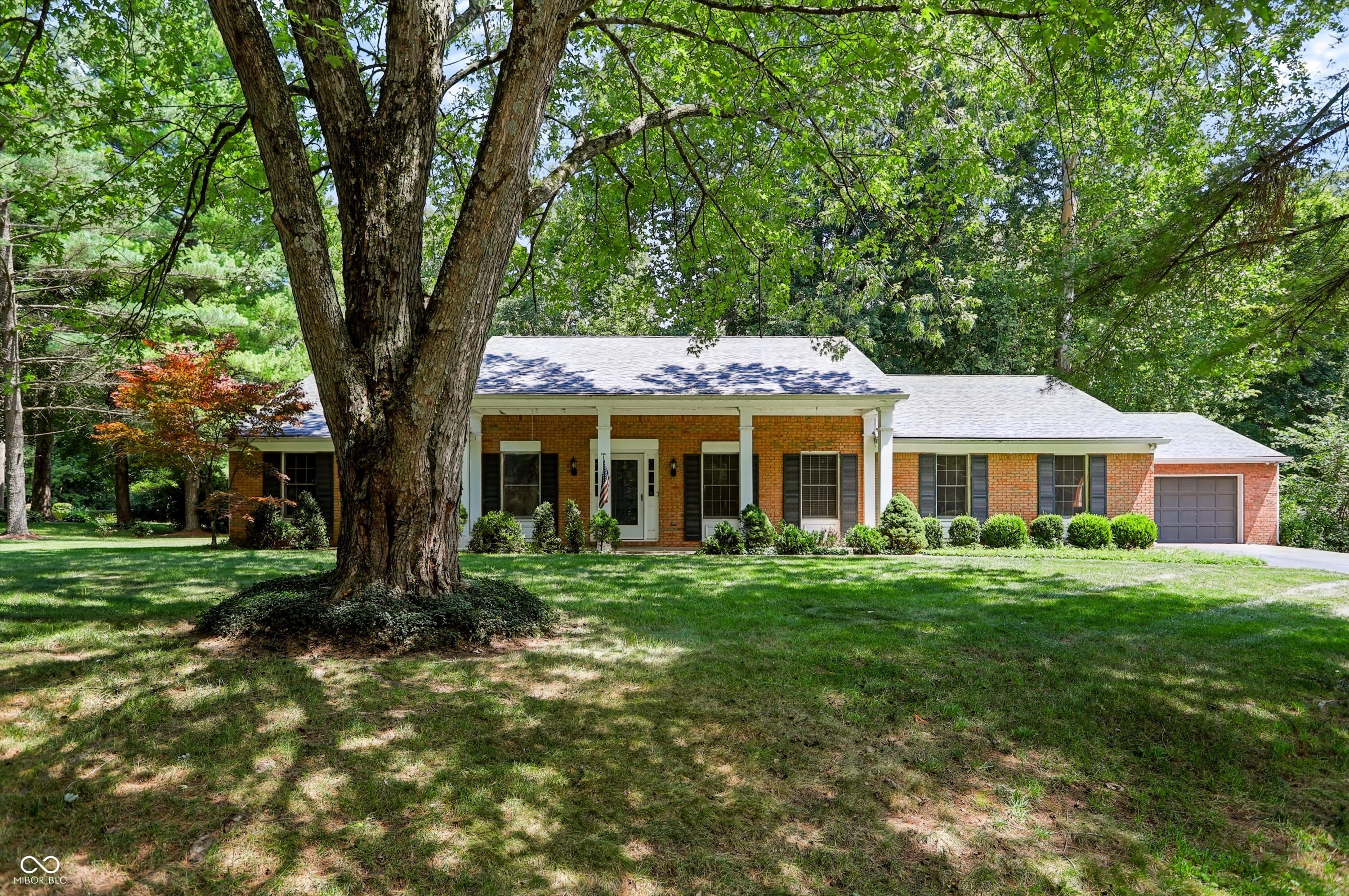 3rd image of 361 S Sussex Pl, Columbus, IN 47201 | MLS# 22118215