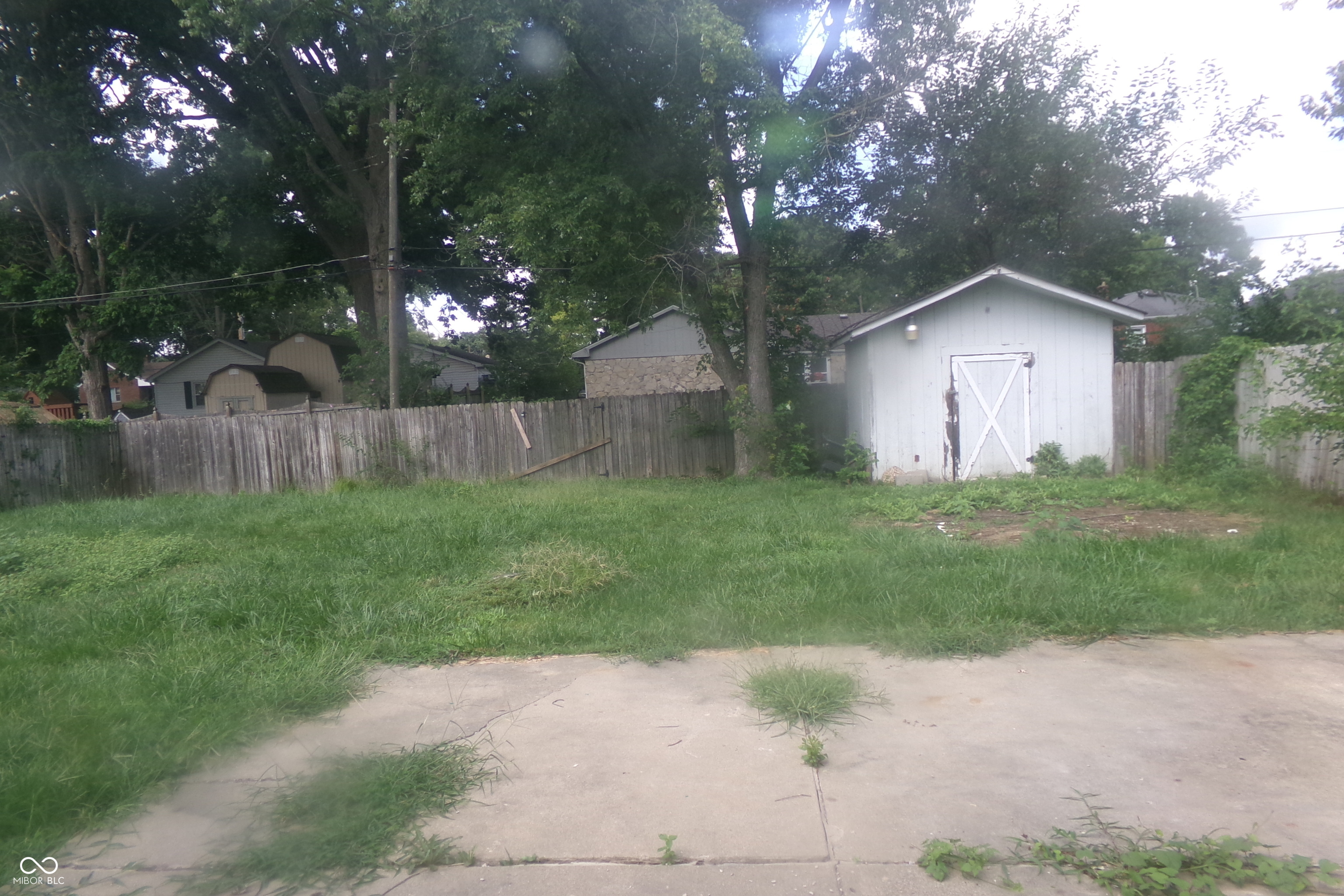 3rd image of 414 S Kenmore Rd, Indianapolis, IN 46219 | MLS# 22118278