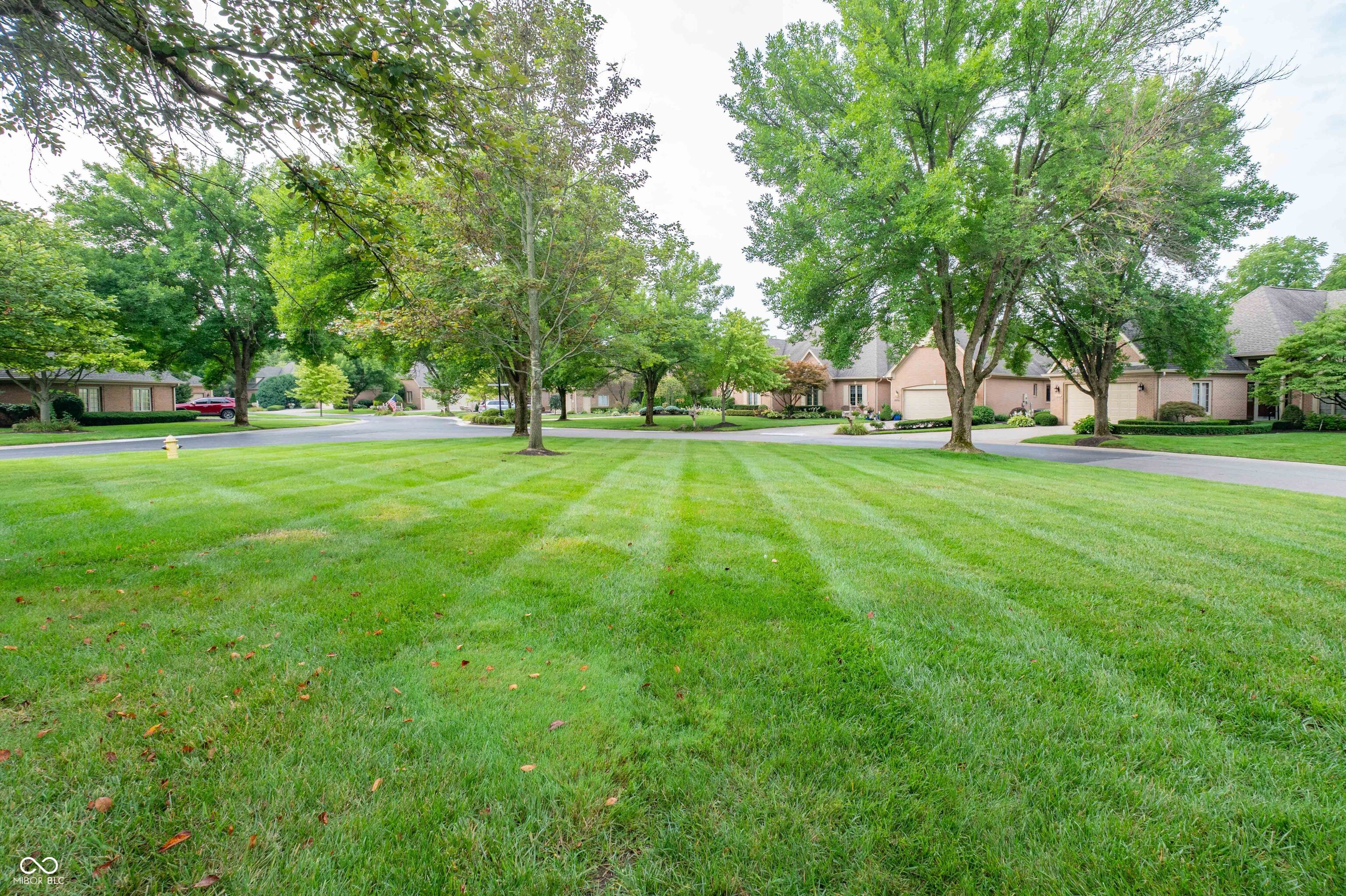 3rd image of 1851 Broadleaf Ct, Greenwood, IN 46143 | MLS# 22118350
