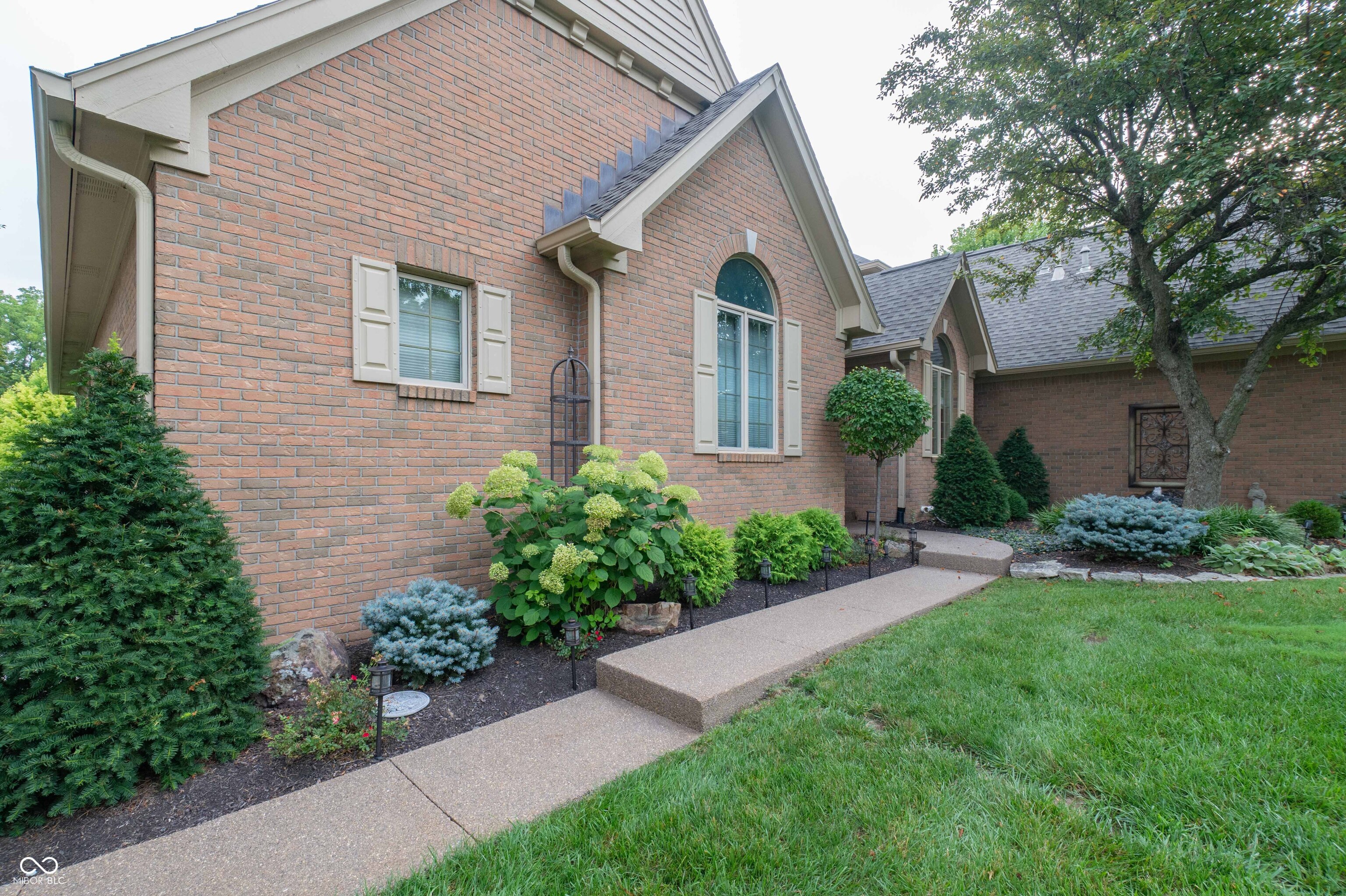 4th image of 1851 Broadleaf Ct, Greenwood, IN 46143 | MLS# 22118350
