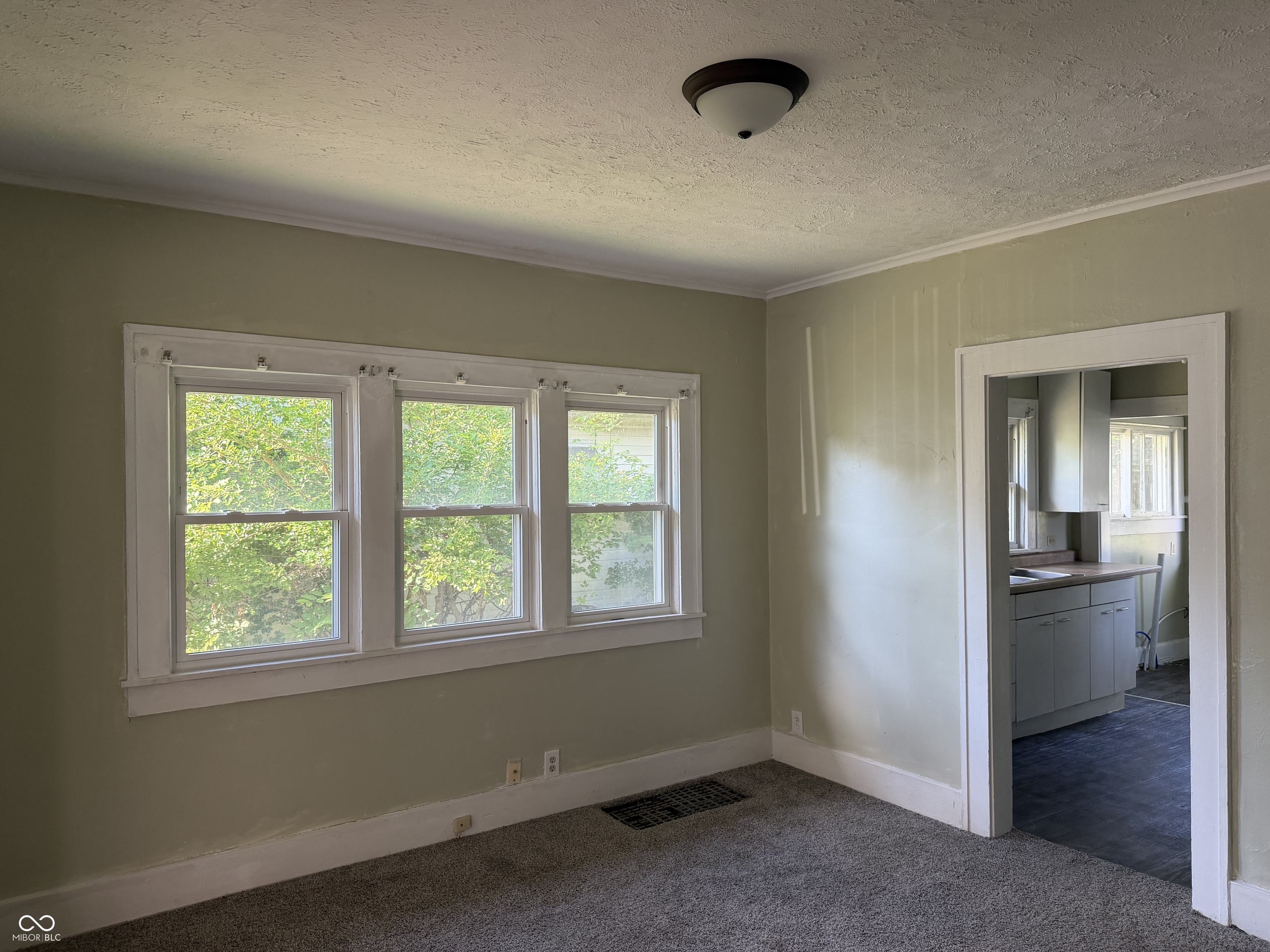 3rd image of 1124 Victory Ct, Anderson, IN 46016 | MLS# 22118413