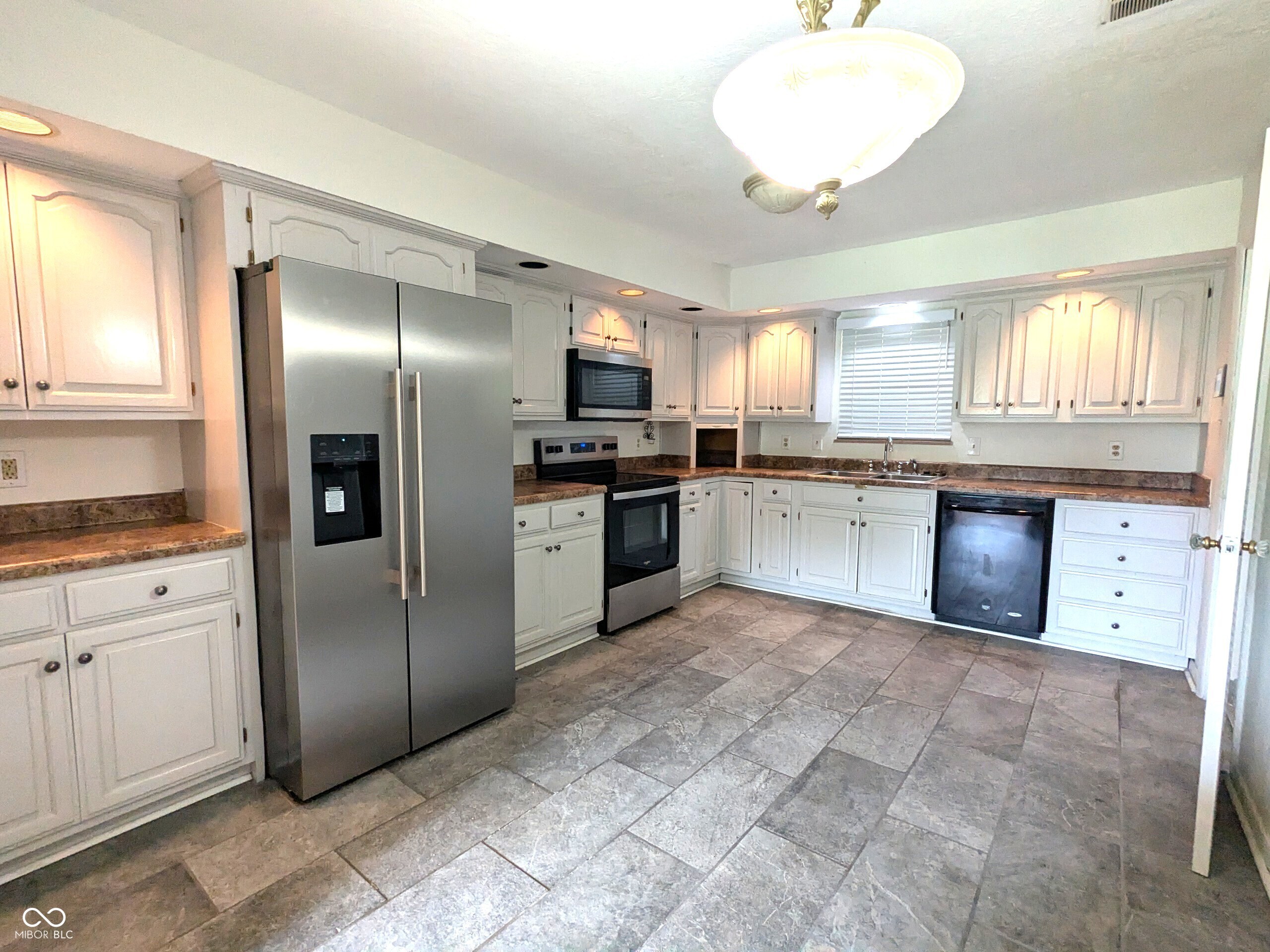 5th image of 4435 Chatham Pl, Indianapolis, IN 46226 | MLS# 22118419