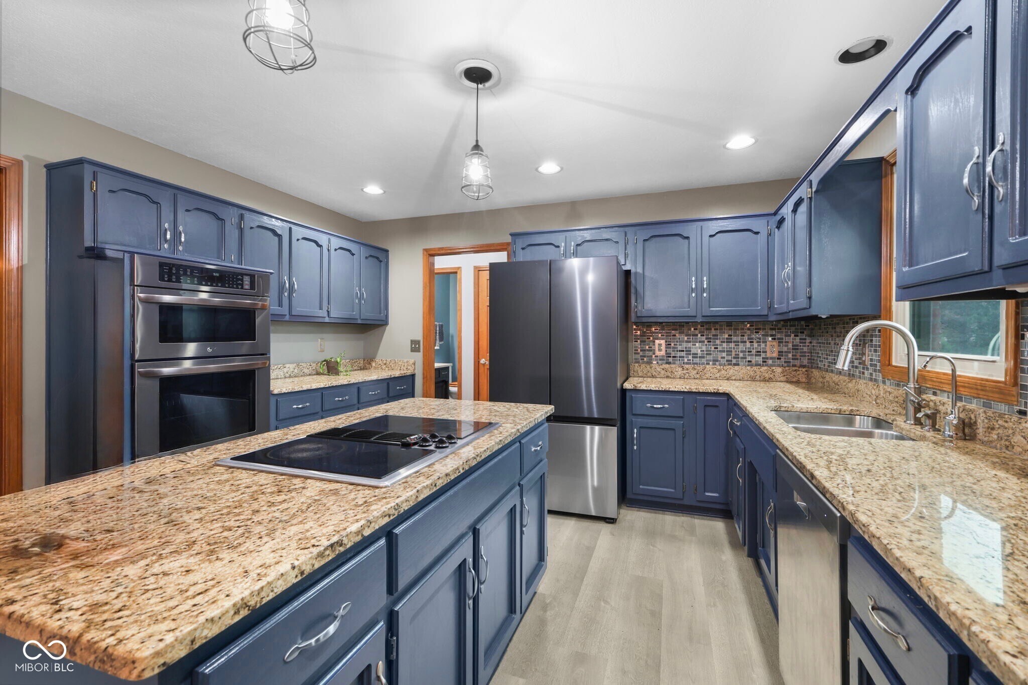 4th image of 3622 Fountain View Dr, Greenwood, IN 46143 | MLS# 22118554