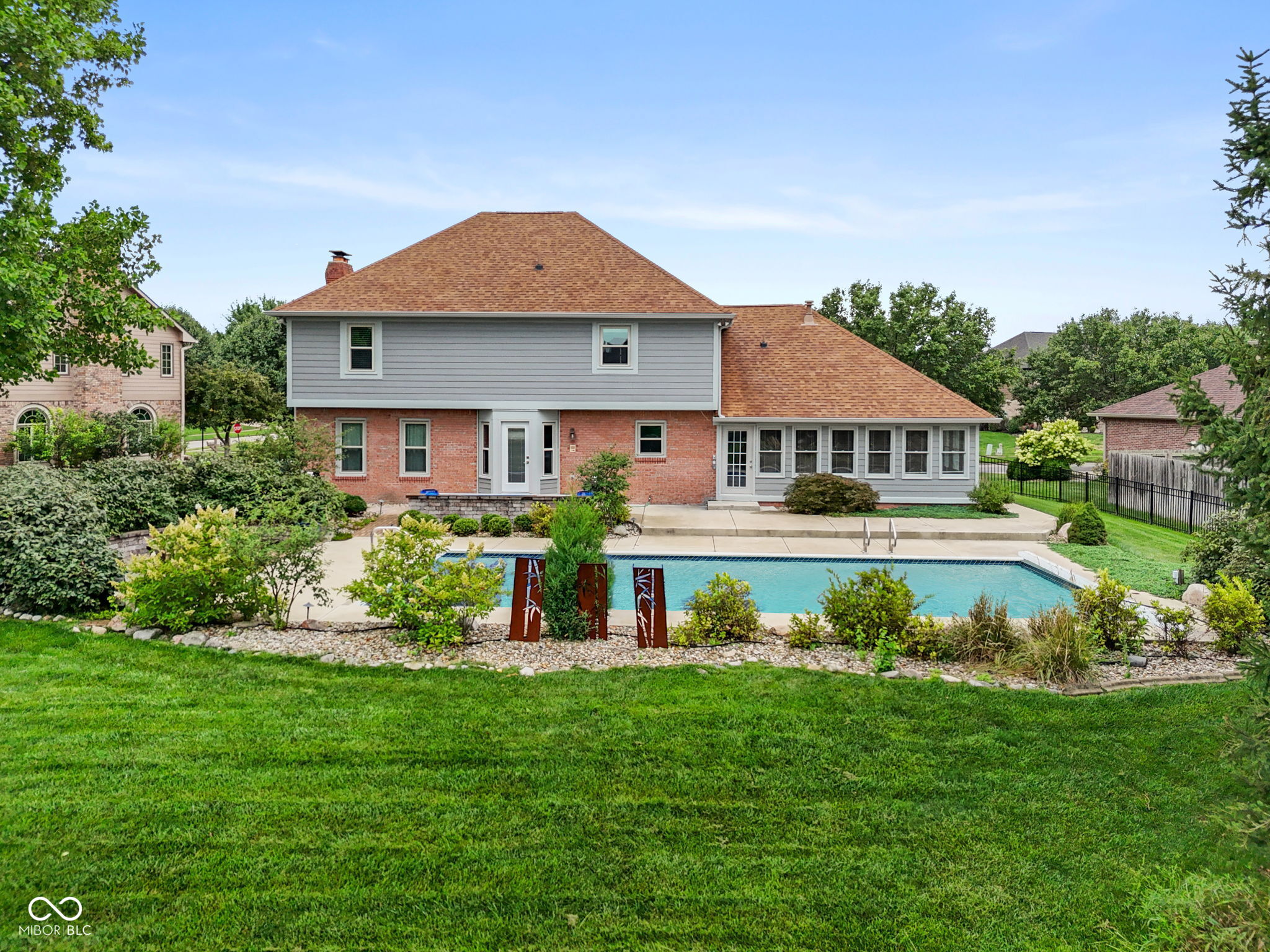 3rd image of 3622 Fountain View Dr, Greenwood, IN 46143 | MLS# 22118554