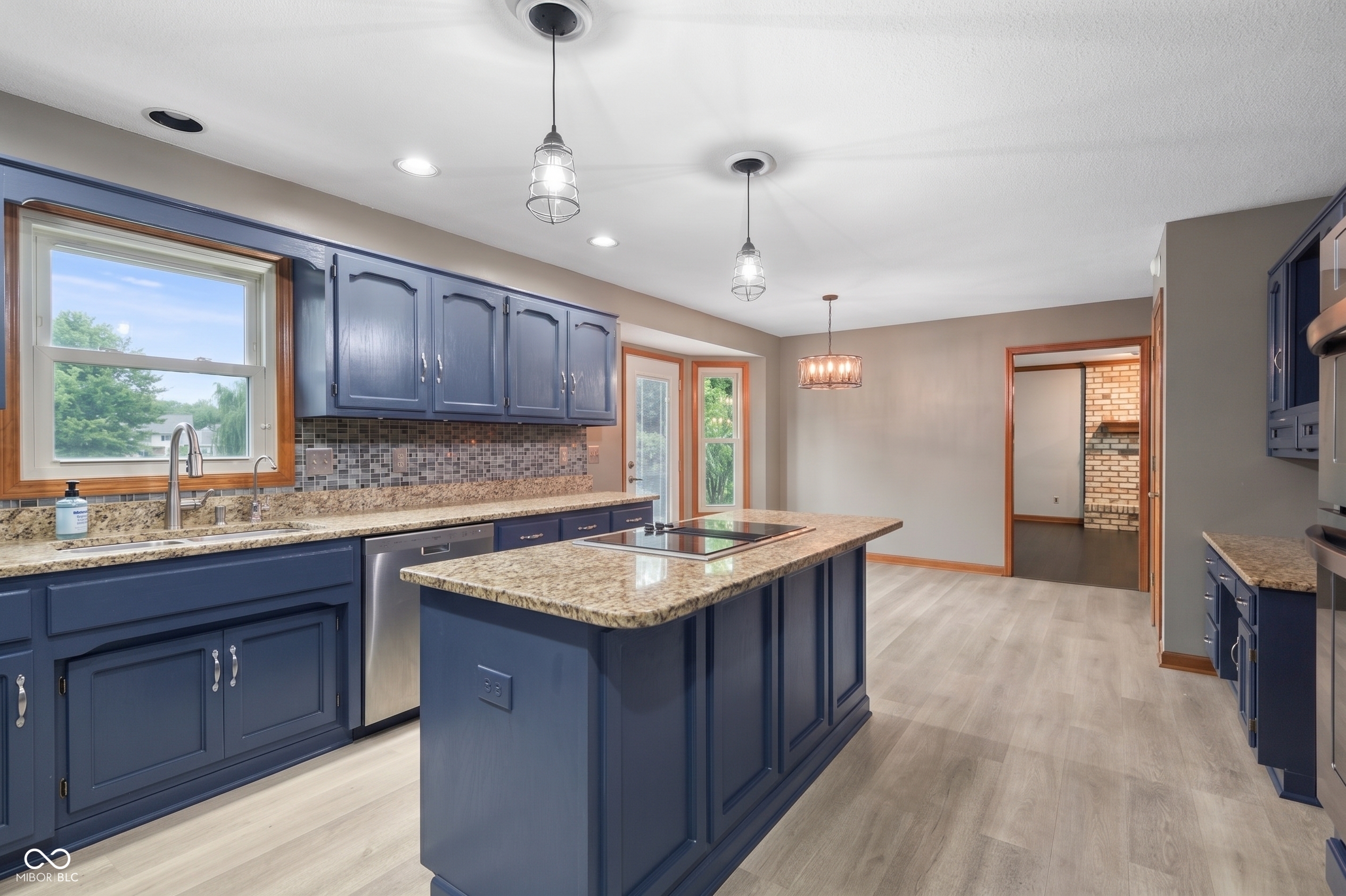 5th image of 3622 Fountain View Dr, Greenwood, IN 46143 | MLS# 22118554