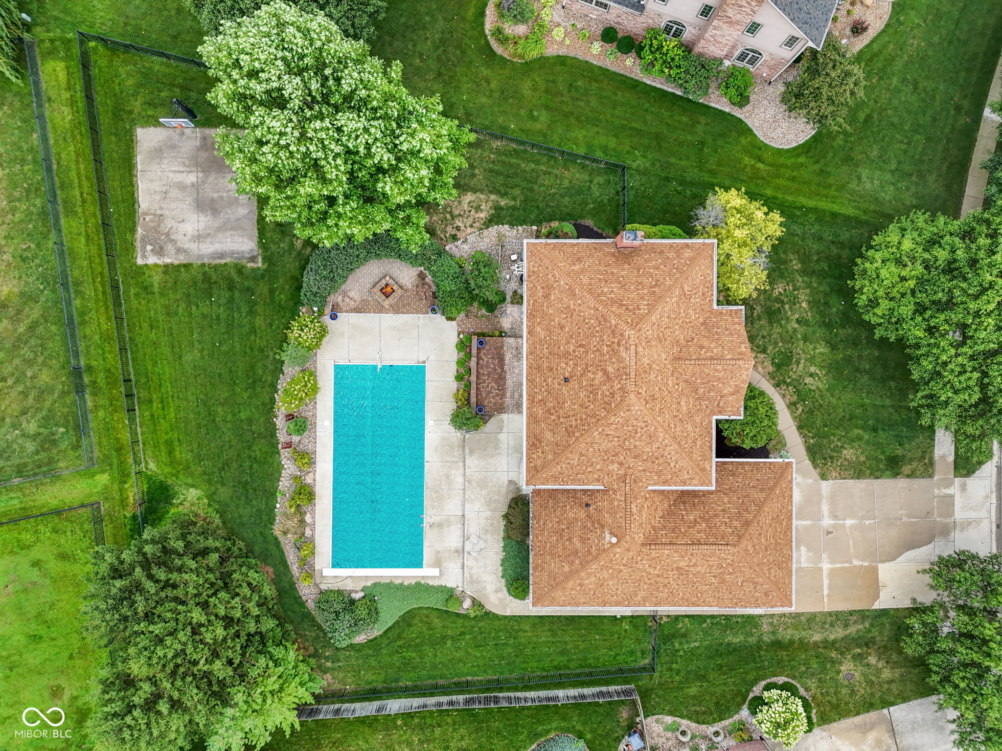 2nd image of 3622 Fountain View Dr, Greenwood, IN 46143 | MLS# 22118554