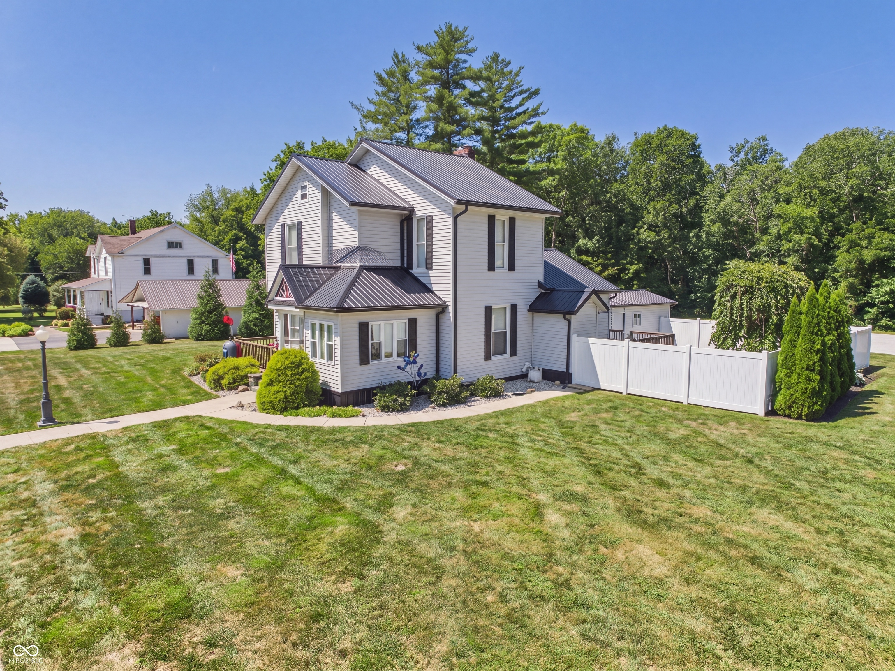 2nd image of 1104 S Harrison St, Alexandria, IN 46001 | MLS# 22118755