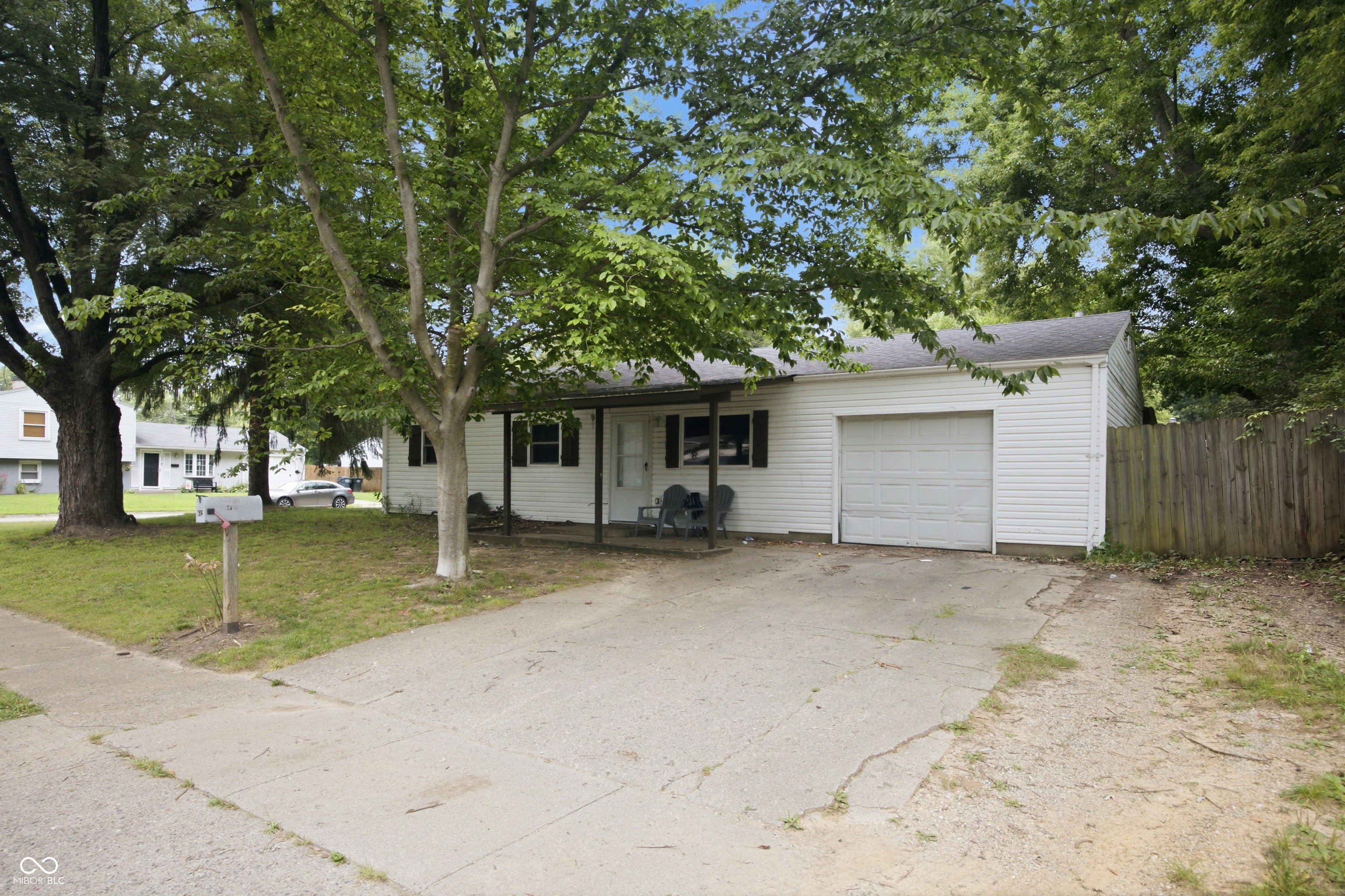 2nd image of 612 Hampton Ln, Chesterfield, IN 46017 | MLS# 22118787