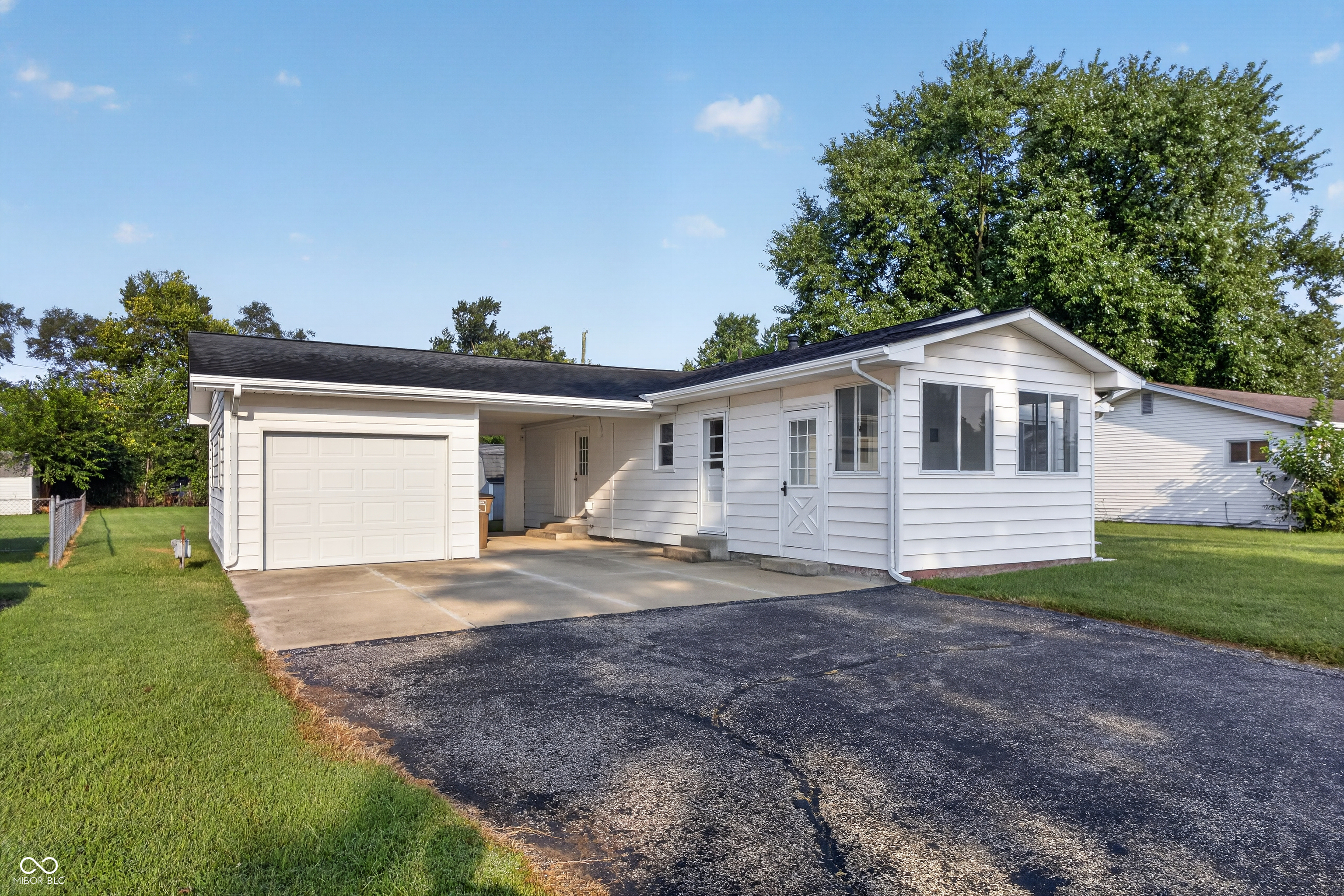 2nd image of 262 Woodlane Dr, Columbus, IN 47201 | MLS# 22119189