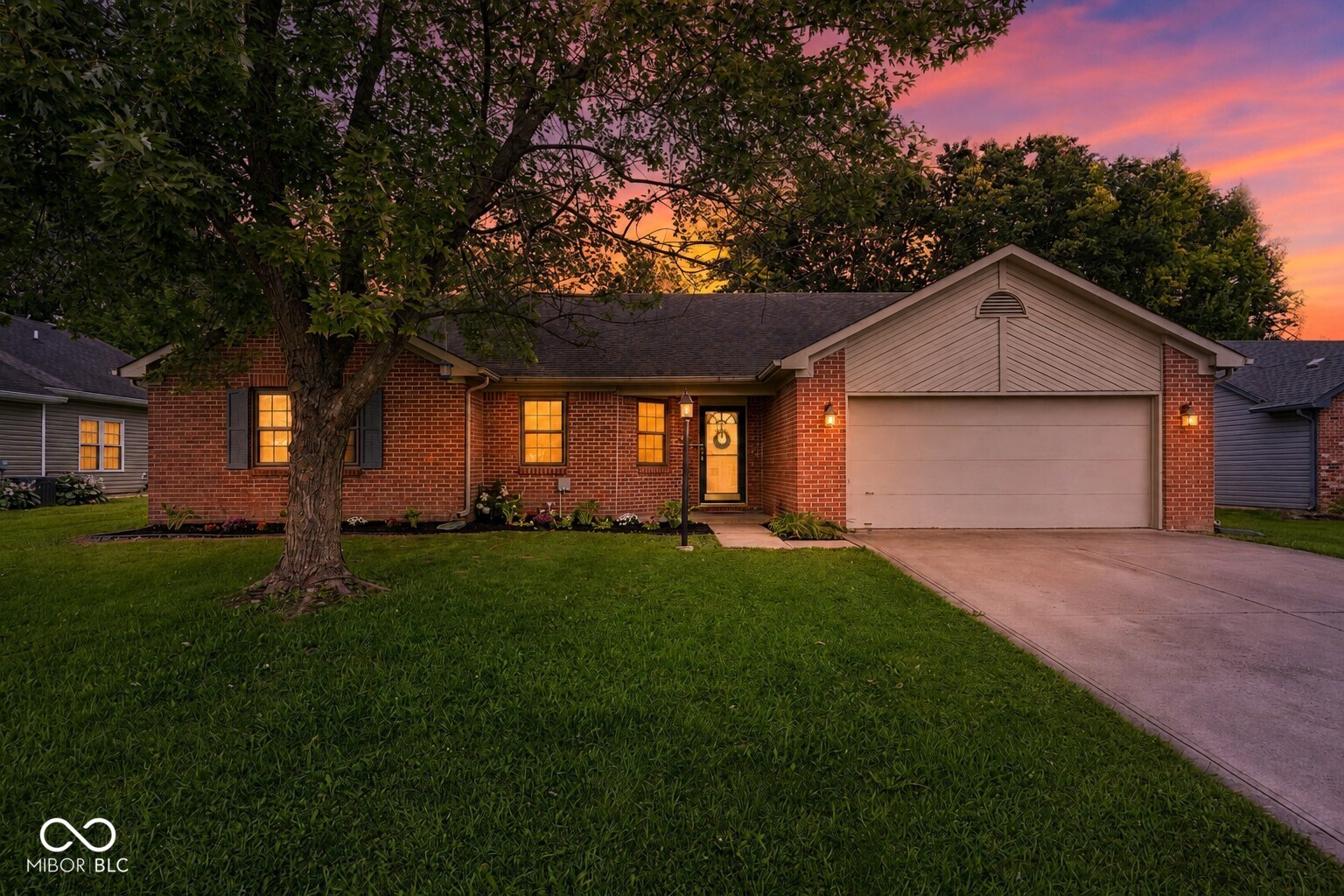2nd image of 854 Ellington Cir, Greenwood, IN 46143 | MLS# 22119218