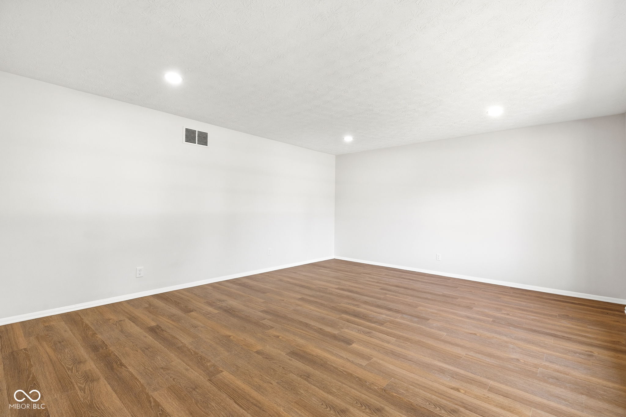 3rd image of 5441 N Kenmore Rd, Indianapolis, IN 46226 | MLS# 22119253