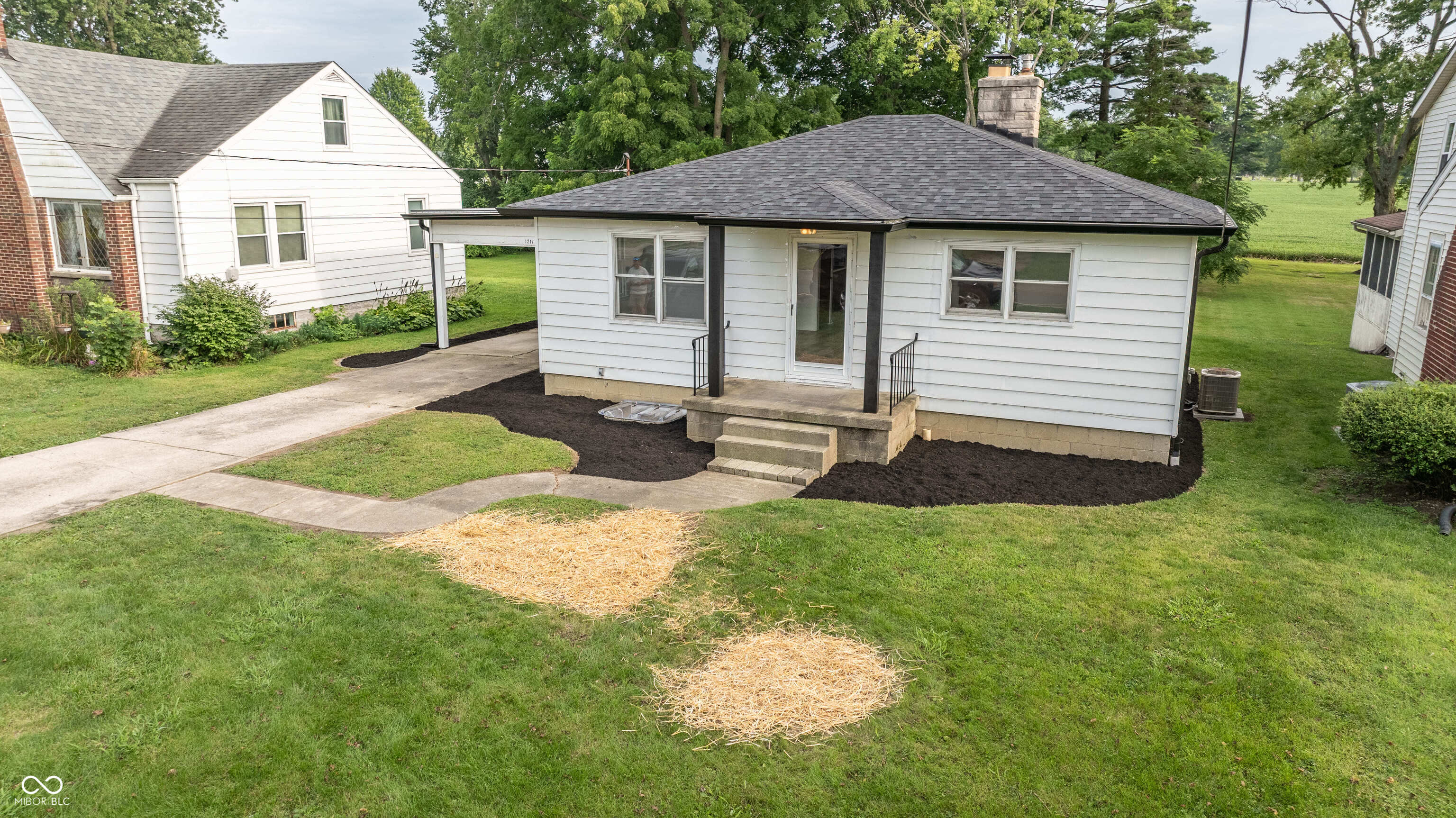 1st image of 1217 Lindberg Rd, Anderson, IN 46012 | MLS# 22119255