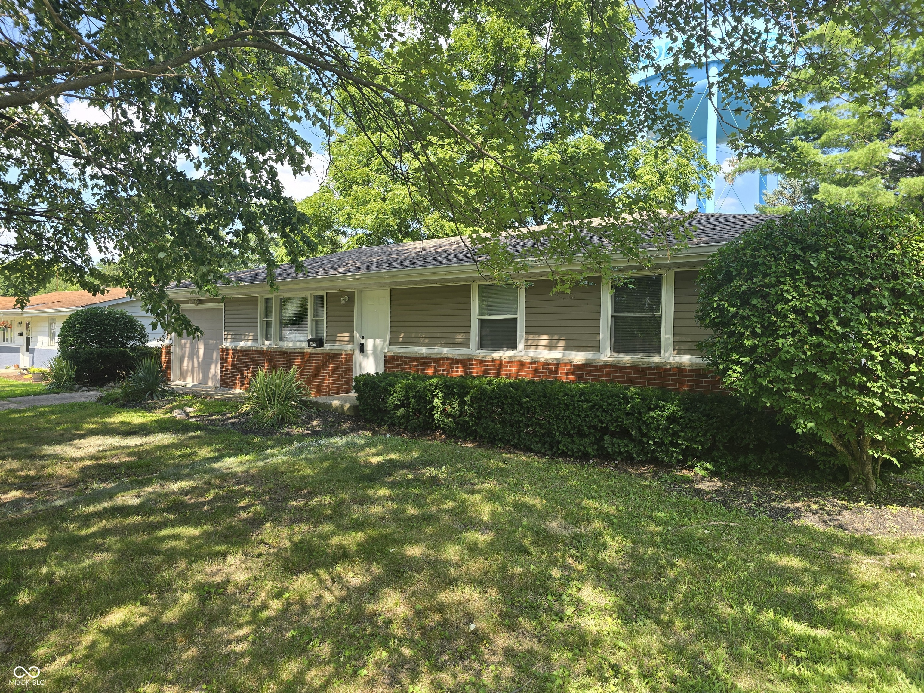 3rd image of 1230 Oakland Dr, Anderson, IN 46012 | MLS# 22119360