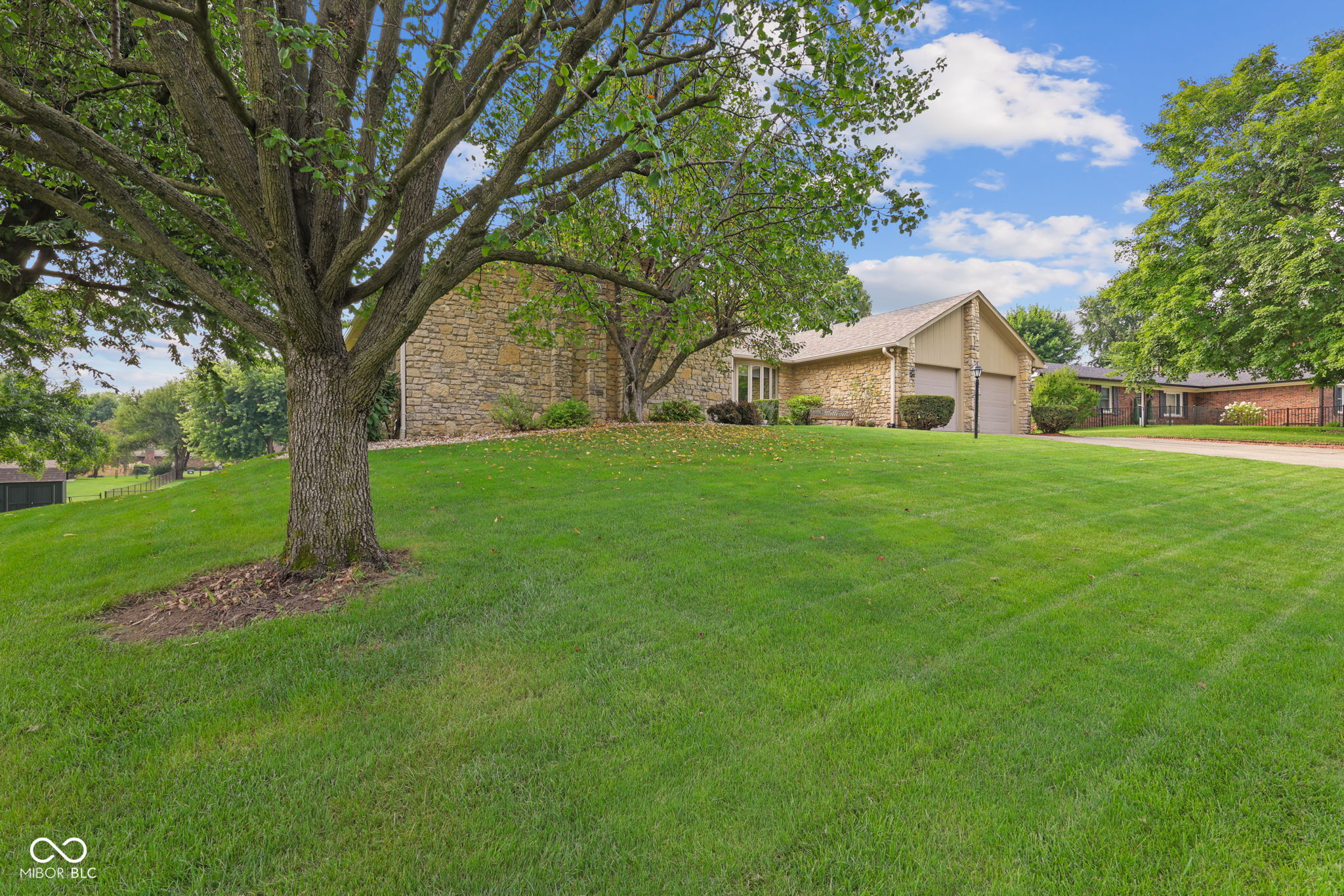 2nd image of 553 Ridge Rd, Greenwood, IN 46142 | MLS# 22119414