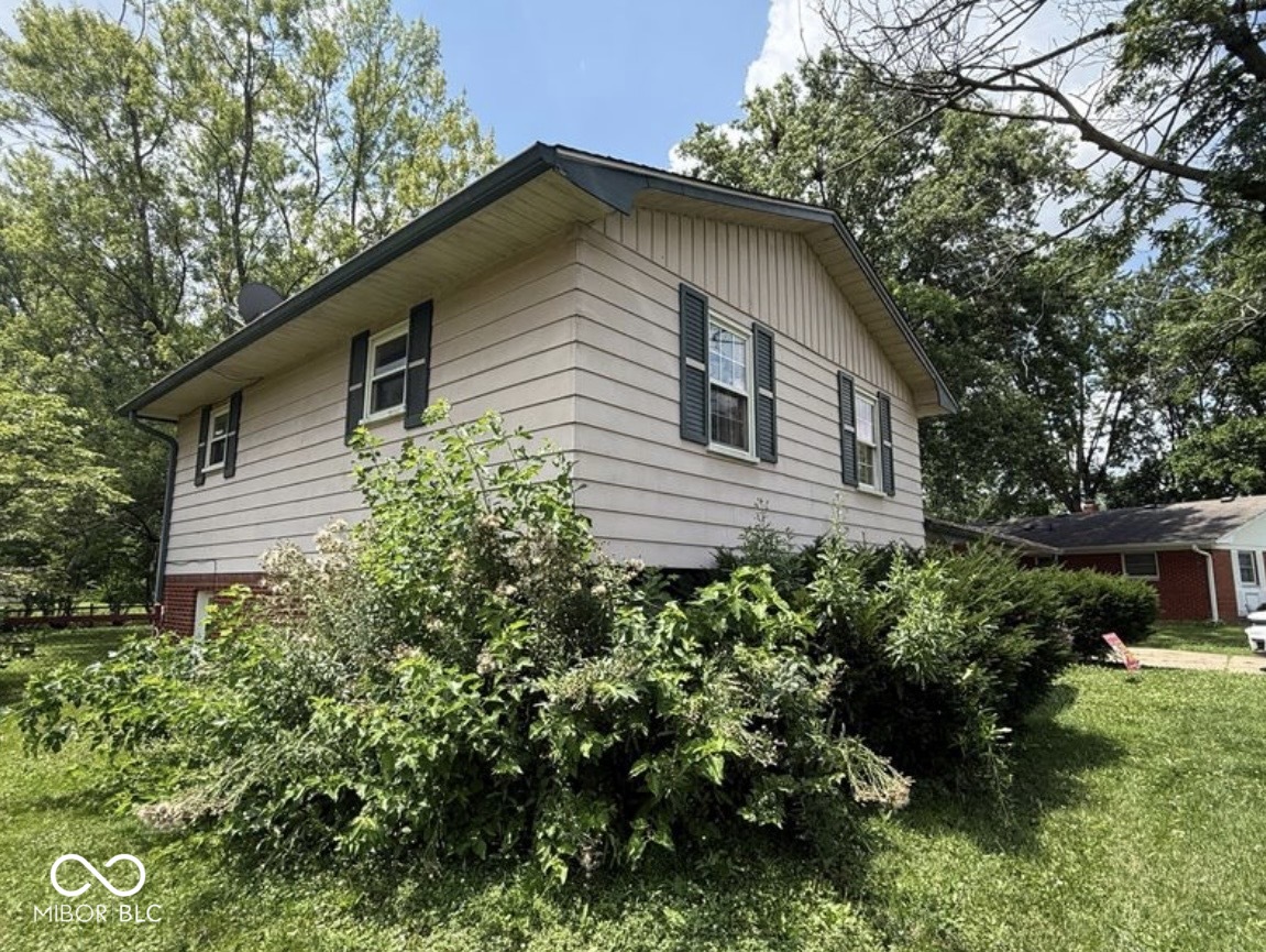 3rd image of 1414 N Fenton Ave, Indianapolis, IN 46219 | MLS# 22120287