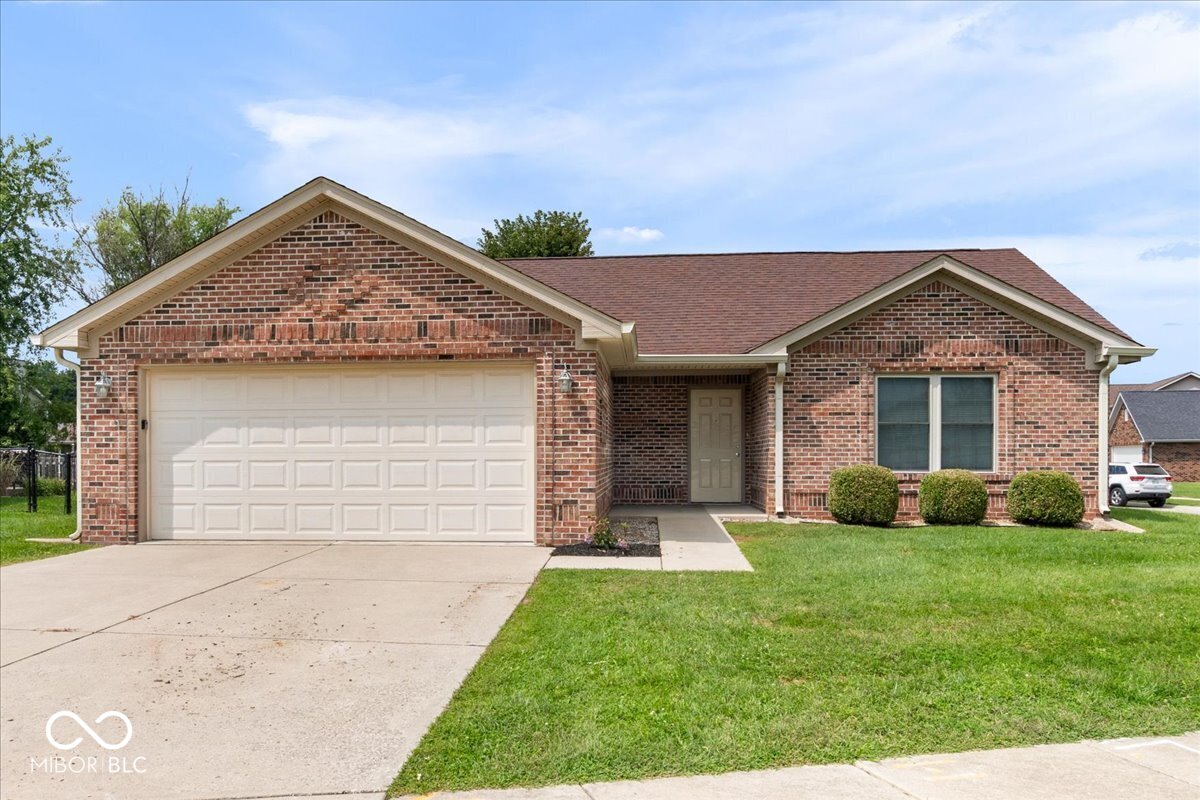 2nd image of 35 Cedarwood Dr, Greencastle, IN 46135 | MLS# 22121121
