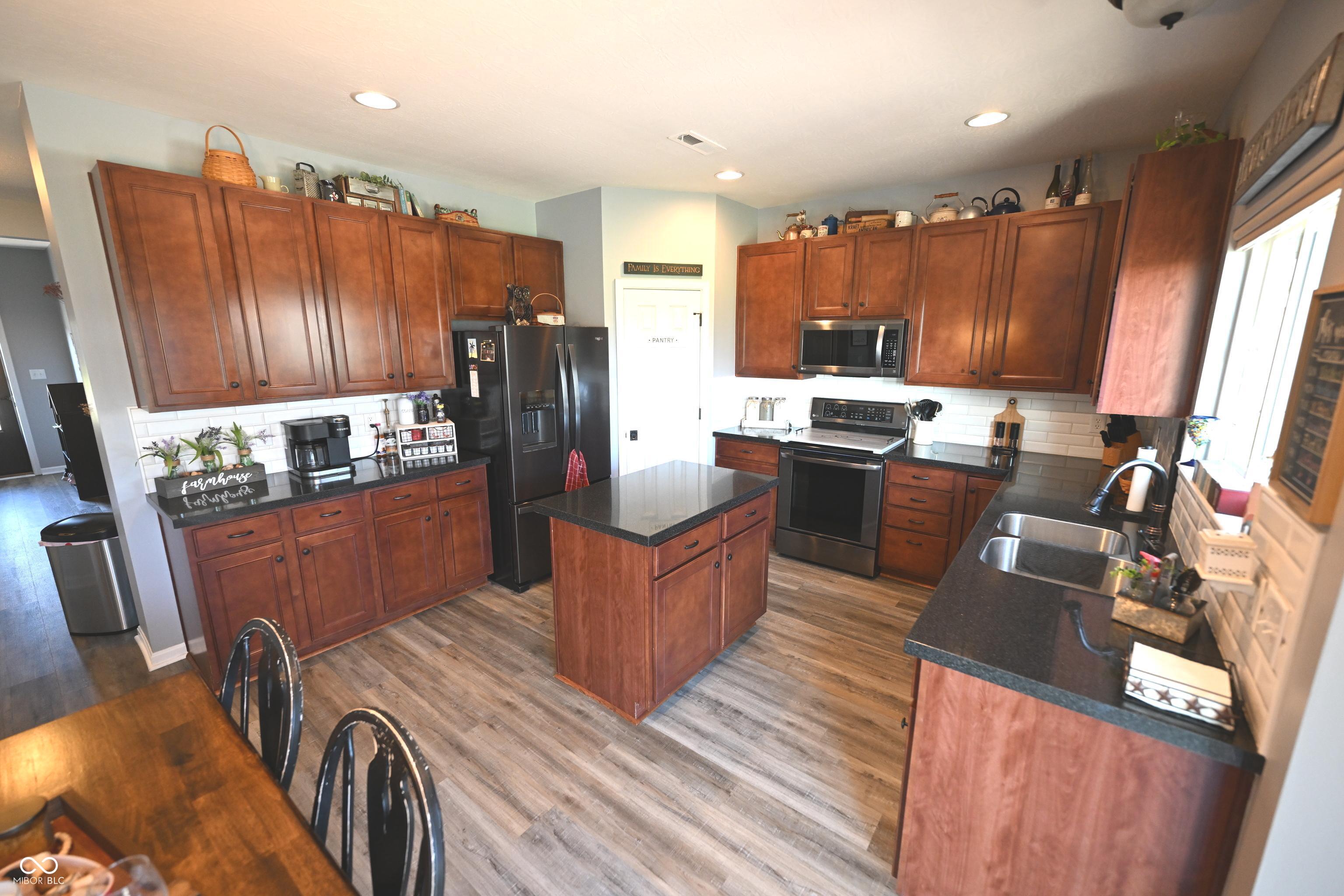 2nd image of 5592 W Woodhammer, Mc Cordsville, IN 46055 | MLS# 22121914