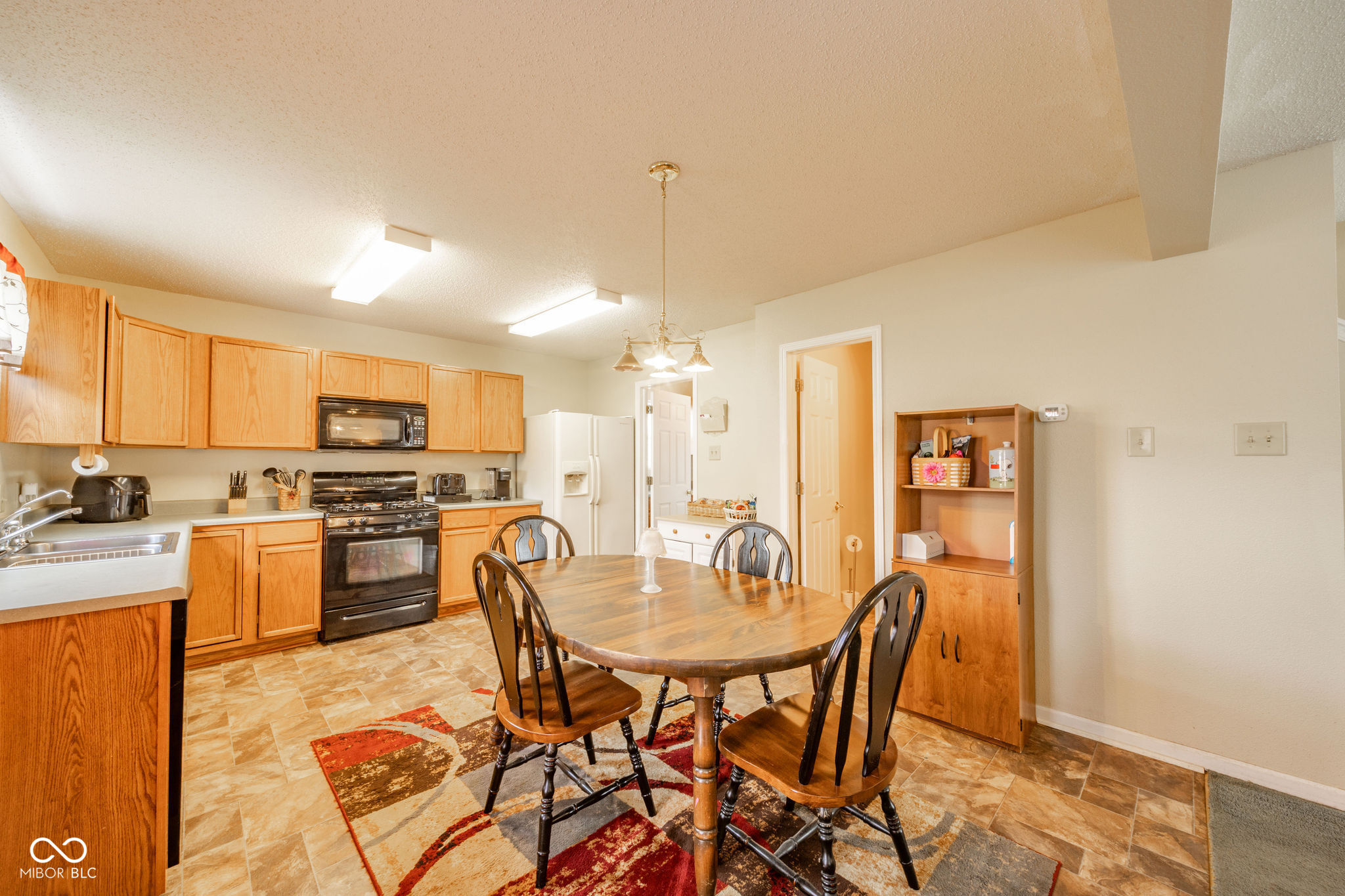 5th image of 502 Streamside Dr, Greenfield, IN 46140 | MLS# 22121971