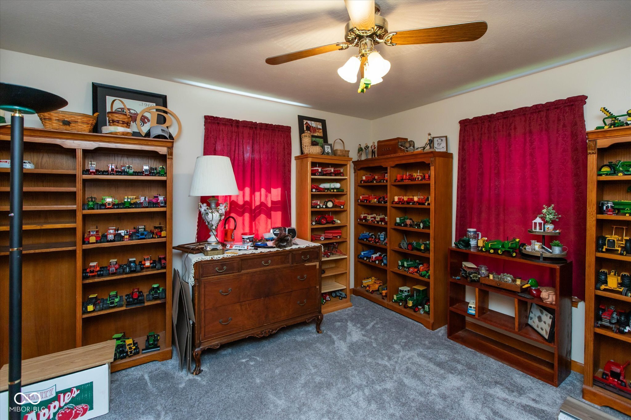2nd image of 909 N Shore Blvd, Franklin, IN 46131 | MLS# 22122273