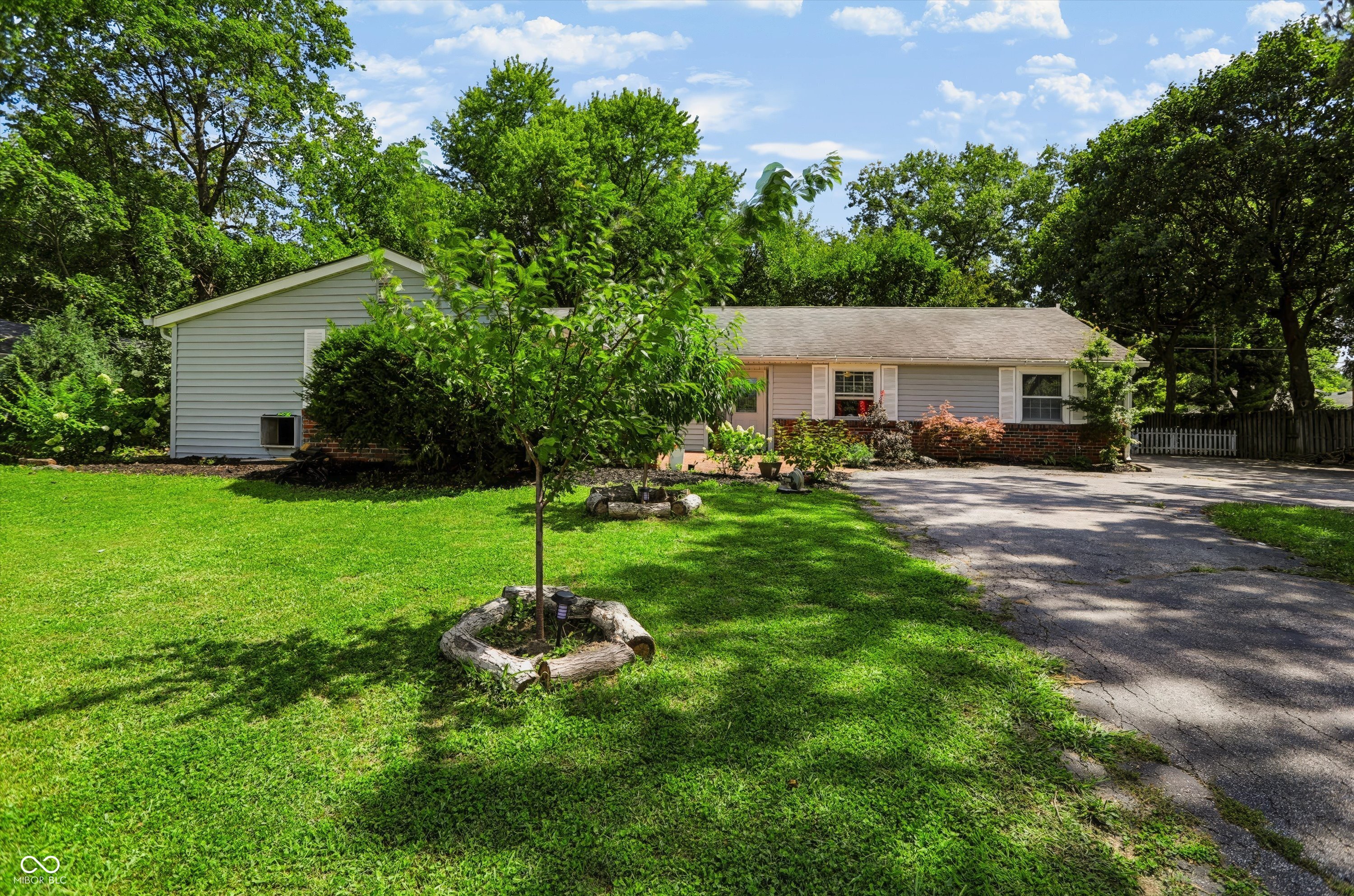 2nd image of 7105 Hague Rd, Indianapolis, IN 46256 | MLS# 22122401