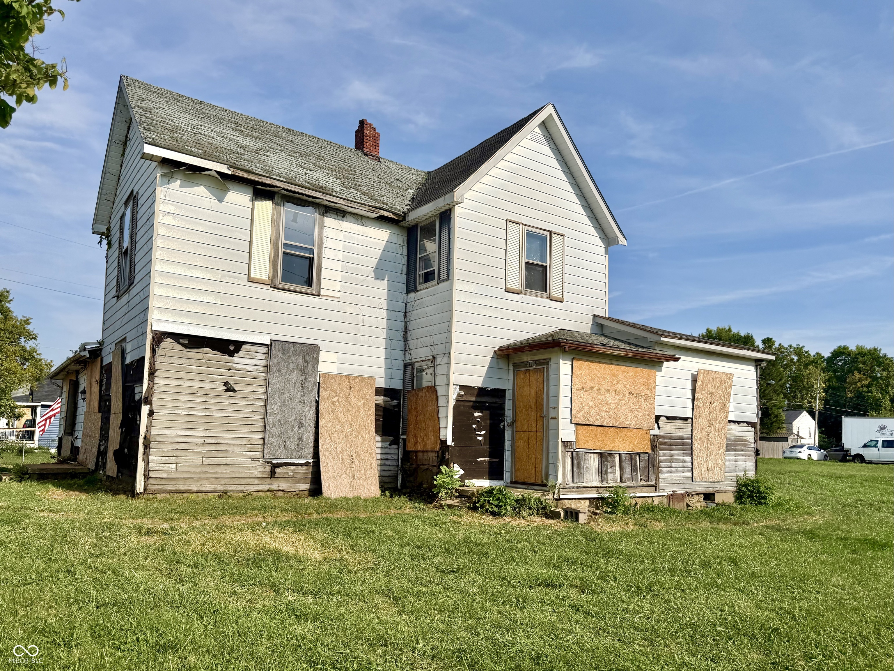 Photo 2 of Multi family home for sale at 321 W 22nd Street, Anderson, IN 46016 | MLS# 22122608 | Listing updated on 2026-09-01