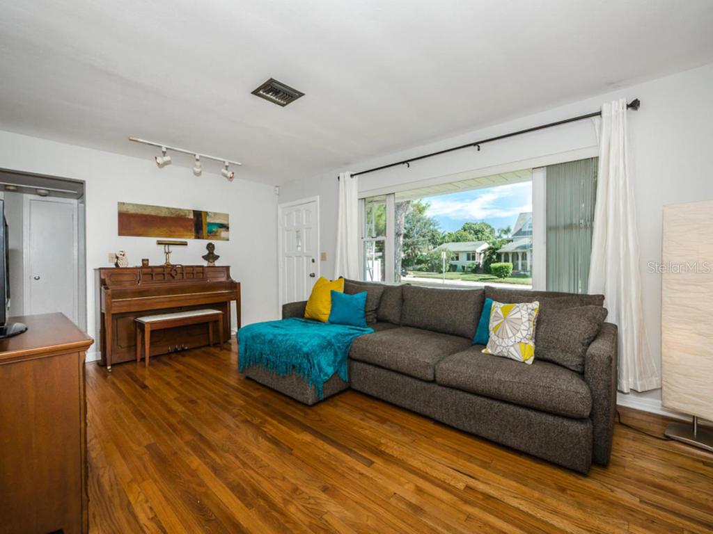 Homes for sale in Saint Petersburg, FL | 3600 Alabama Ave Ne, Saint Petersburg, FL 33703 | MLS# U7750649