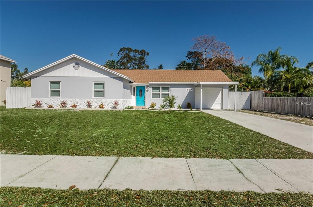 Homes for sale in Saint Petersburg, FL | 687 Jasmine Wy S, Saint Petersburg, FL 33705 | MLS# T2862587