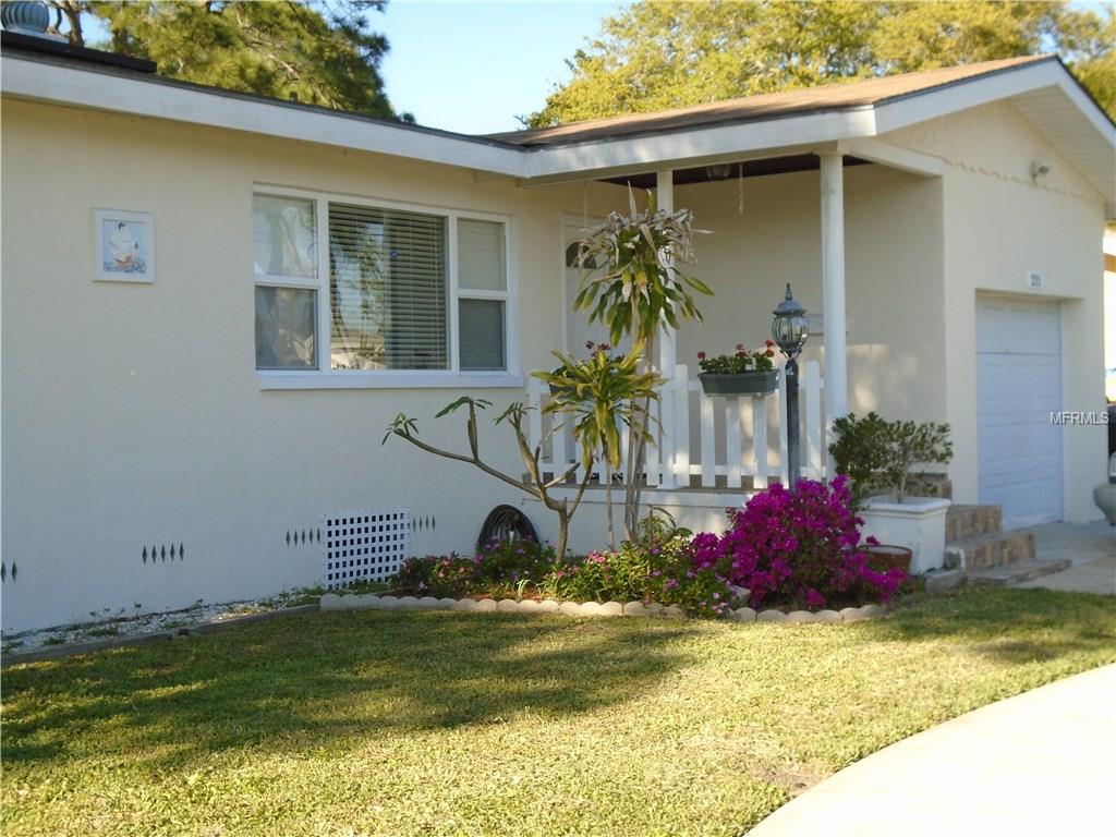 Homes for sale in Saint Petersburg, FL | 211 89Th Ave N, Saint Petersburg, FL 33702 | MLS# U7847345