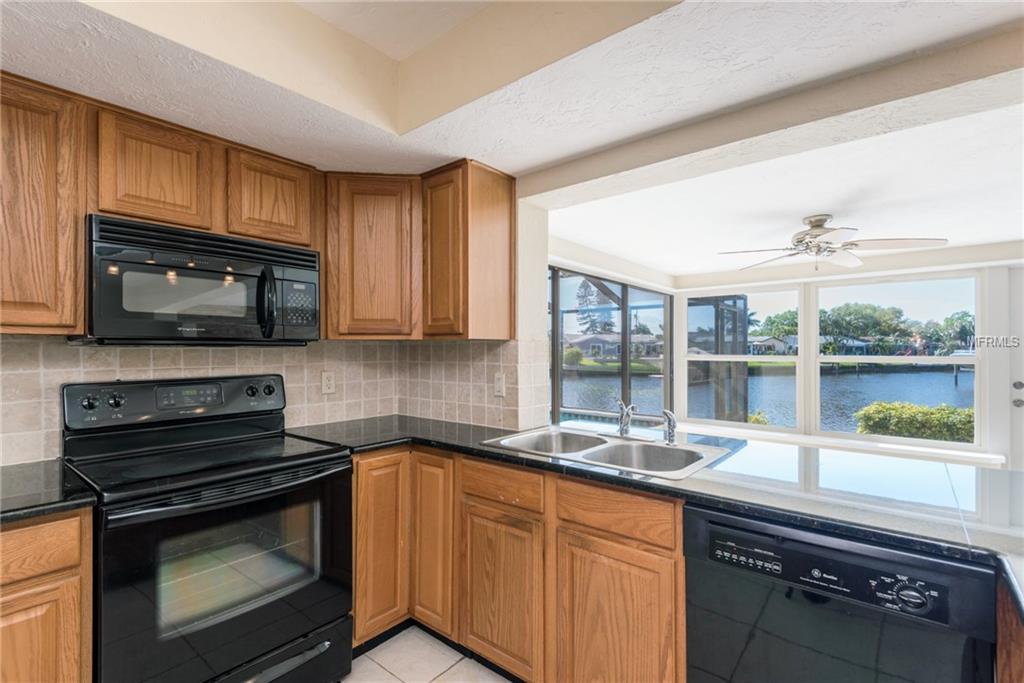 4th image of 1482 51St Ave Ne, Saint Petersburg, FL 33703 | MLS# U7850708