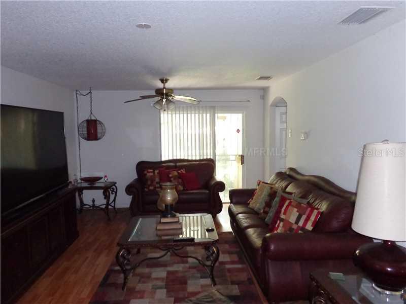 2nd image of 1120 11Th Ave S, Saint Petersburg, FL 33705 | MLS# T2577448