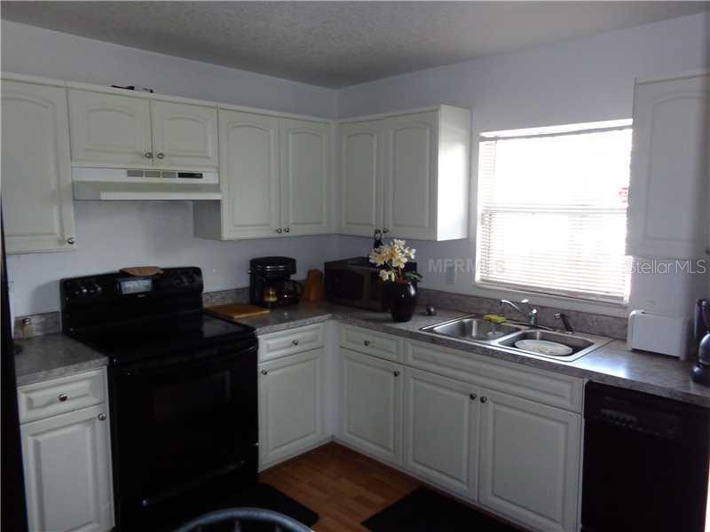 3rd image of 1120 11Th Ave S, Saint Petersburg, FL 33705 | MLS# T2577448