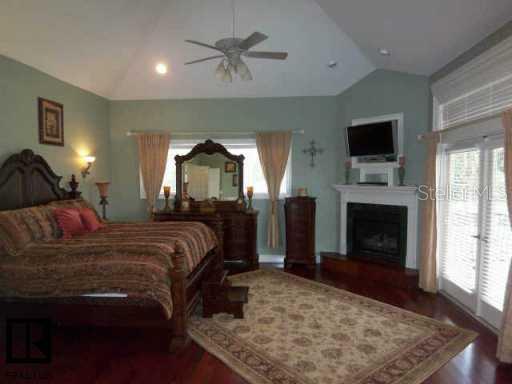 Homes for sale in Saint Petersburg, FL | 2032 Massachusetts Ave Ne, Saint Petersburg, FL 33703 | MLS# U7341604