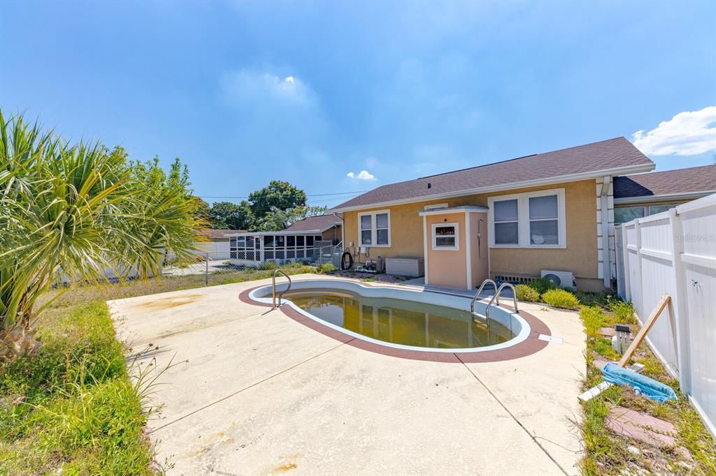 Homes for sale in Saint Petersburg, FL | 3662 5Th Ave S, Saint Petersburg, FL 33711 | MLS# T3305001