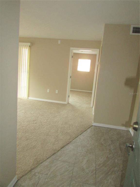 3rd image of 4115 Chatham Oak Ct #215, Tampa, FL 33624 | MLS# T3318046