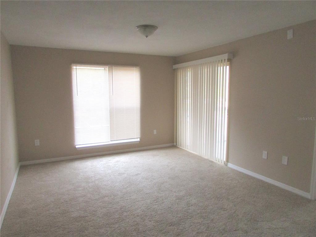 4th image of 4115 Chatham Oak Ct #215, Tampa, FL 33624 | MLS# T3318046