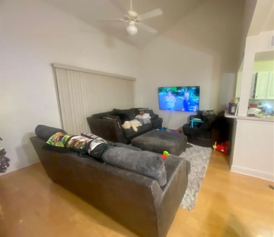 4th image of 1215 Nw 55Th St #8, Gainesville, FL 32605 | MLS# GC502634