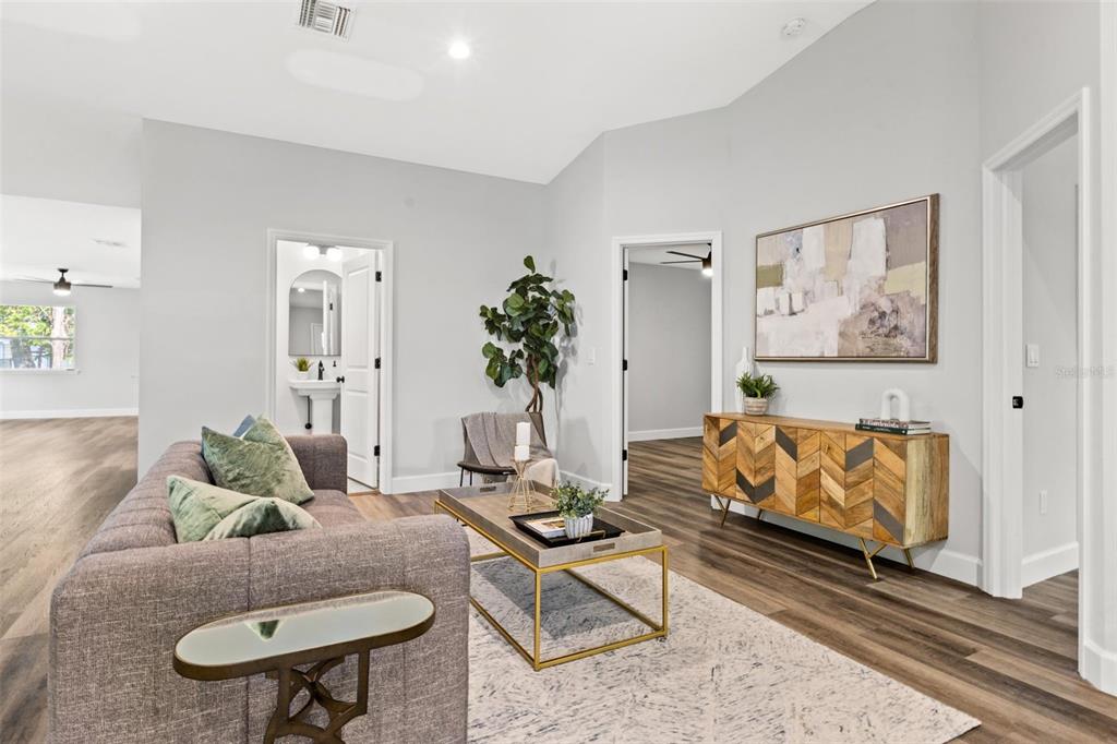5th image of 511 25Th Ave N, Saint Petersburg, FL 33704 | MLS# T3363996