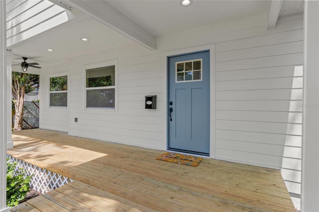 2nd image of 511 25Th Ave N, Saint Petersburg, FL 33704 | MLS# T3363996