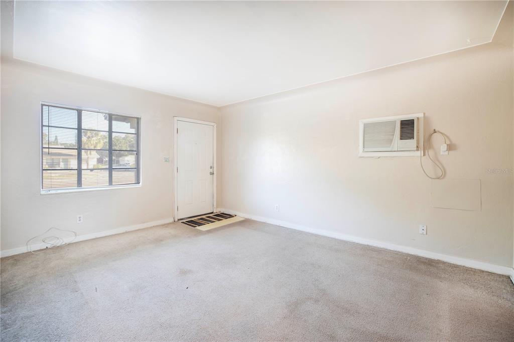3rd image of 3920 5Th Ave N, Saint Petersburg, FL 33713 | MLS# U8180996