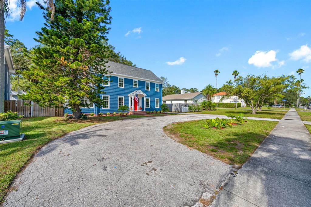 Homes for sale in Clearwater, FL | 320 N Betty Ln, Clearwater, FL 33755 | MLS# A4553693