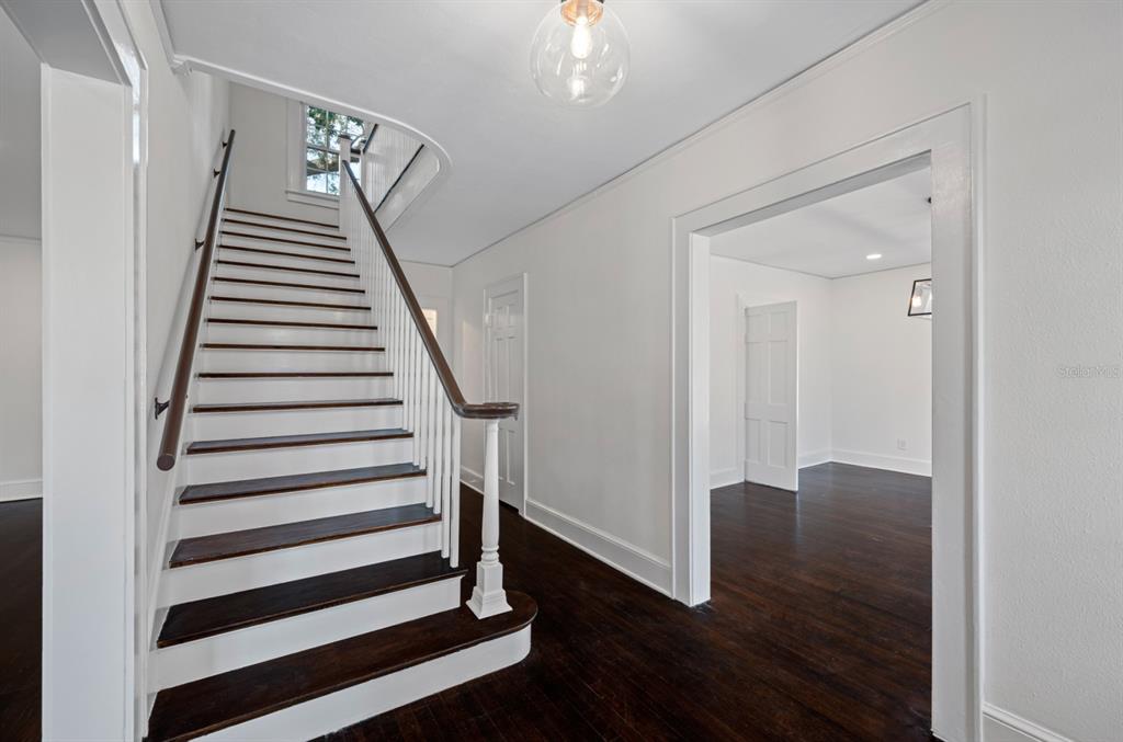 Homes for sale in Clearwater, FL | 320 N Betty Ln, Clearwater, FL 33755 | MLS# A4553693