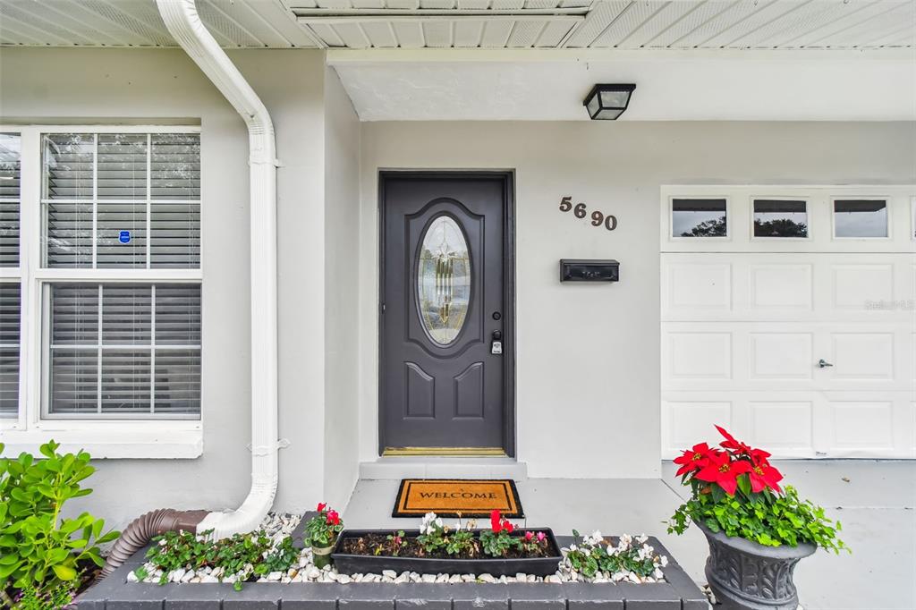 3rd image of 5690 6Th St S, Saint Petersburg, FL 33705 | MLS# U8185610